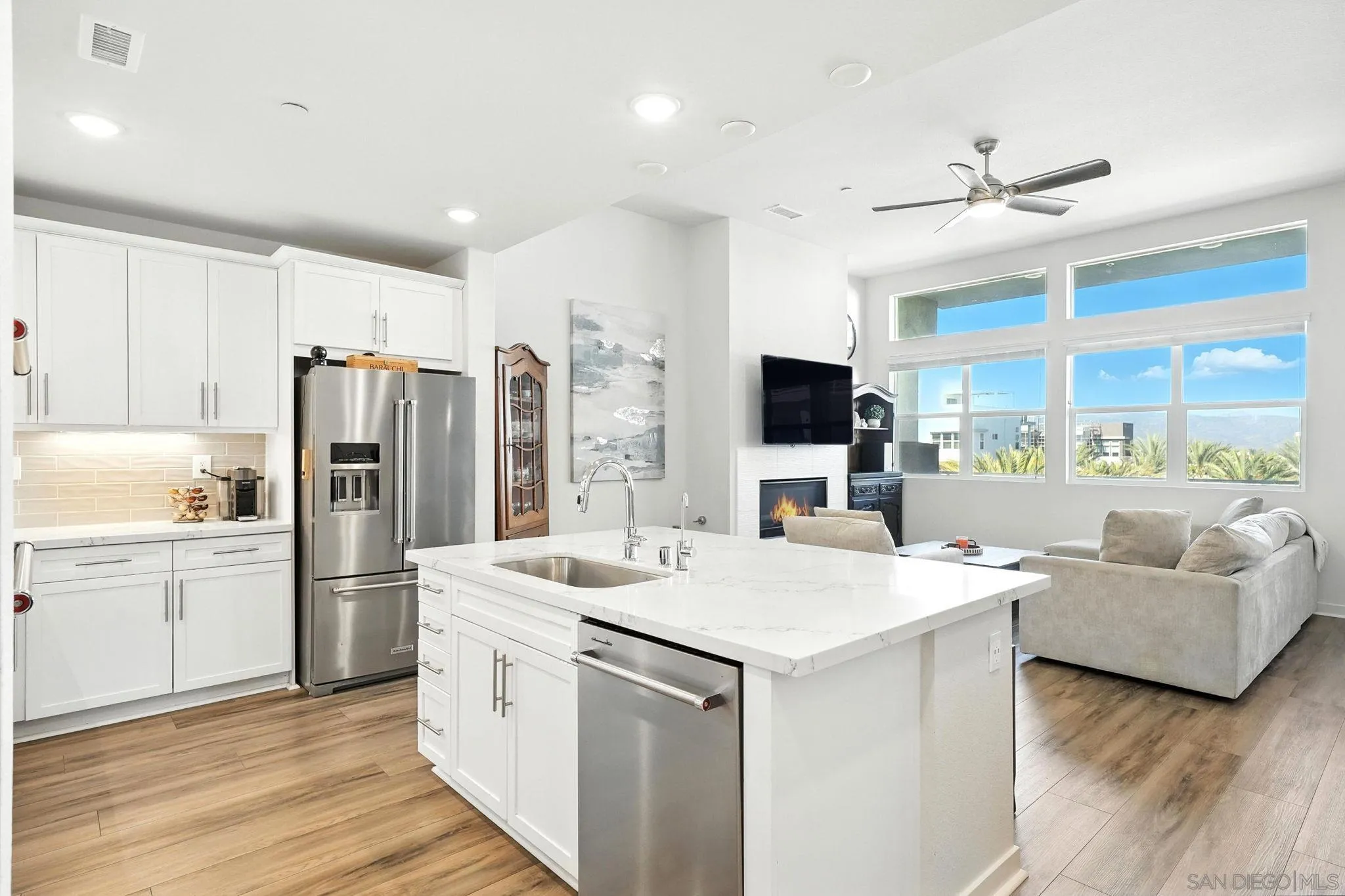 https://cdn.realtyfeed.com/cdn/127/250035250/1389b940106ba97c7824dba2eca76ba4.webp