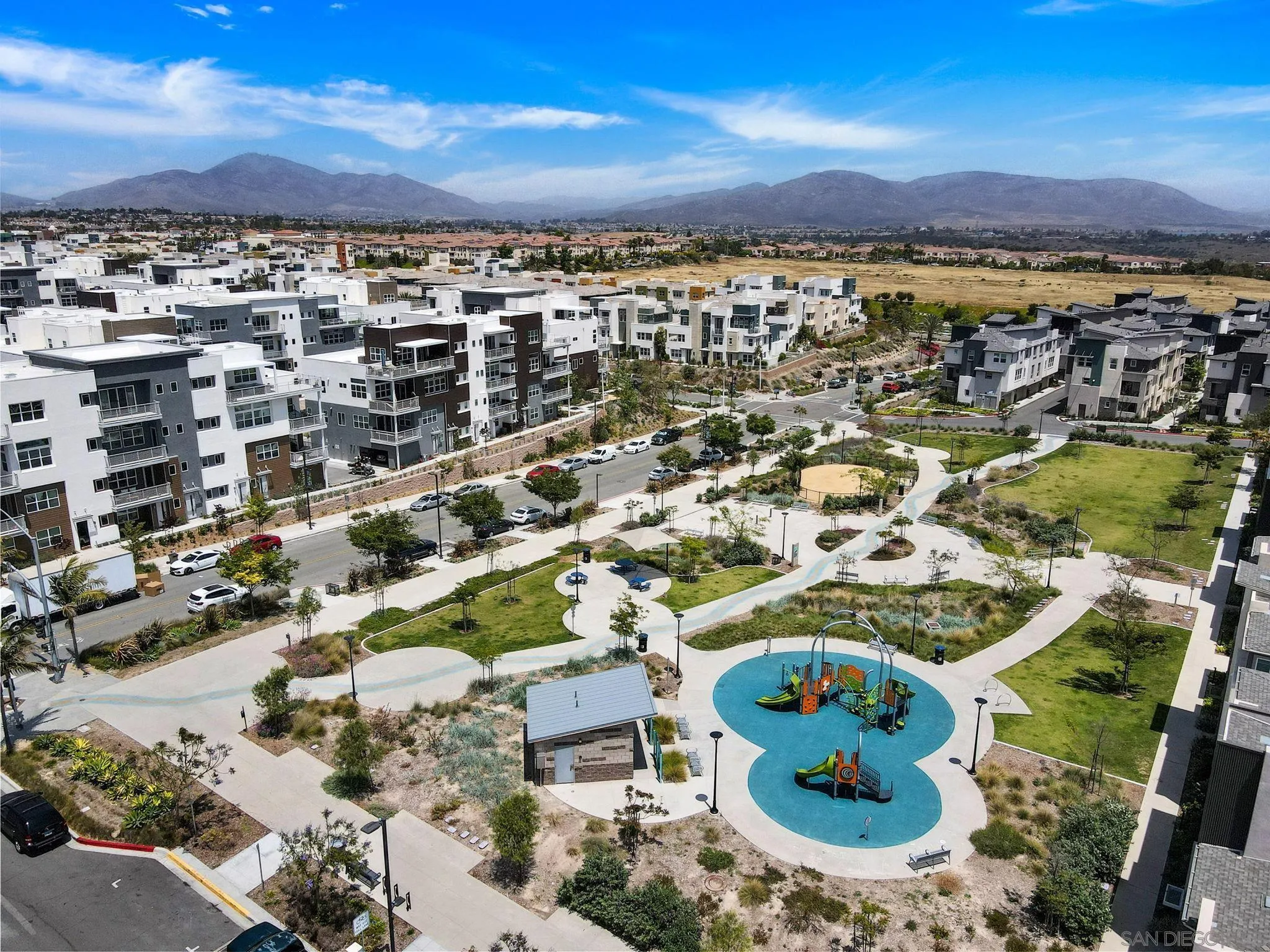 https://cdn.realtyfeed.com/cdn/127/250035250/36fa9939ce10f36d2374cbcc3114aa8b.webp
