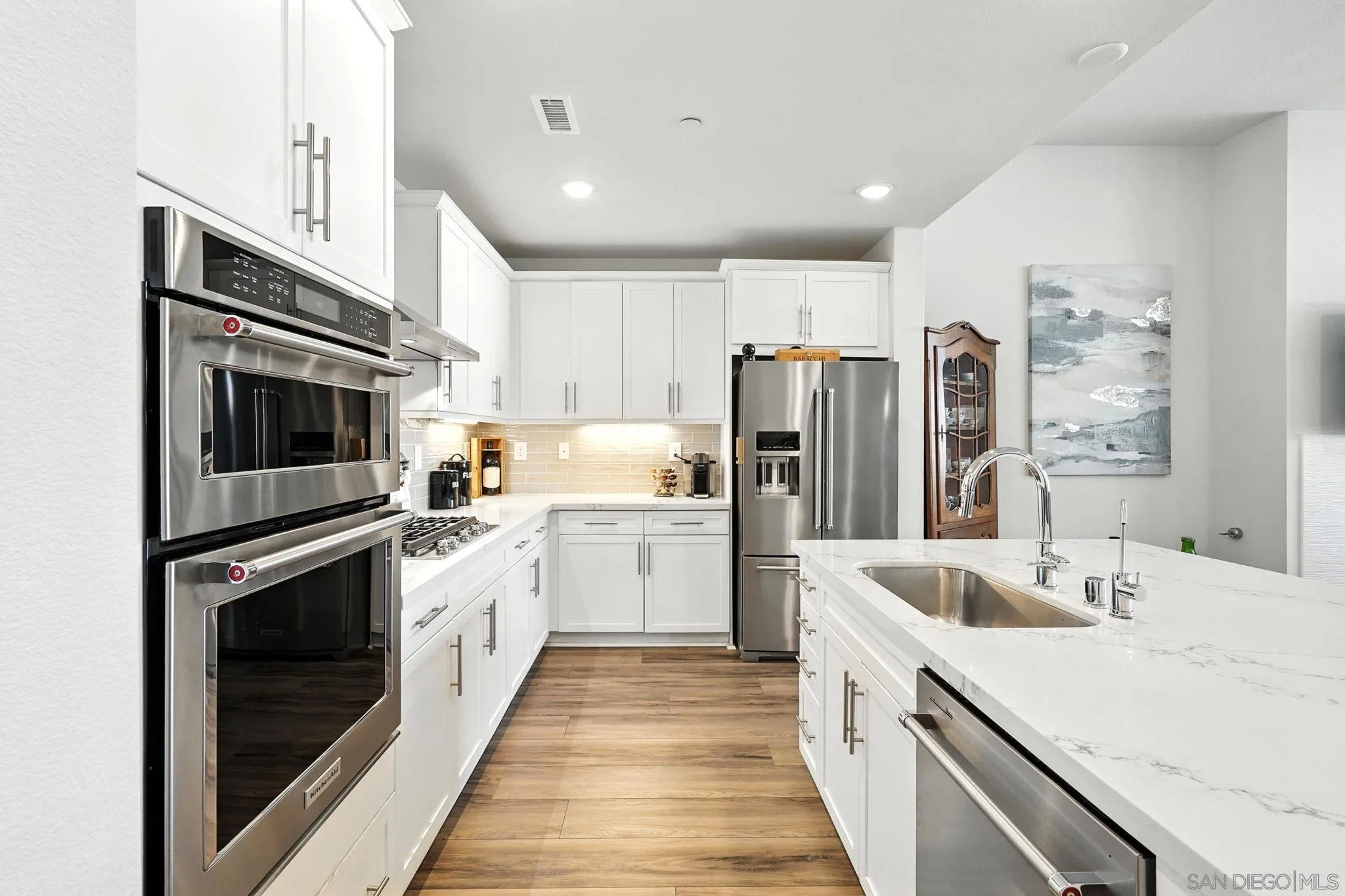 https://cdn.realtyfeed.com/cdn/127/250035250/4f38db6035714667b69ec3be5e882efb.webp