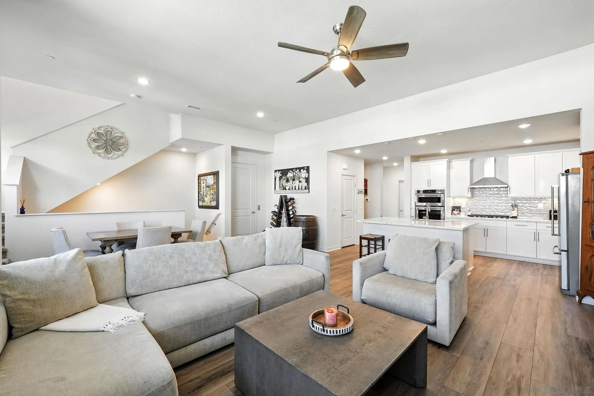 https://cdn.realtyfeed.com/cdn/127/250035250/84855d87d654866f25534bdcd5eff8c8.webp