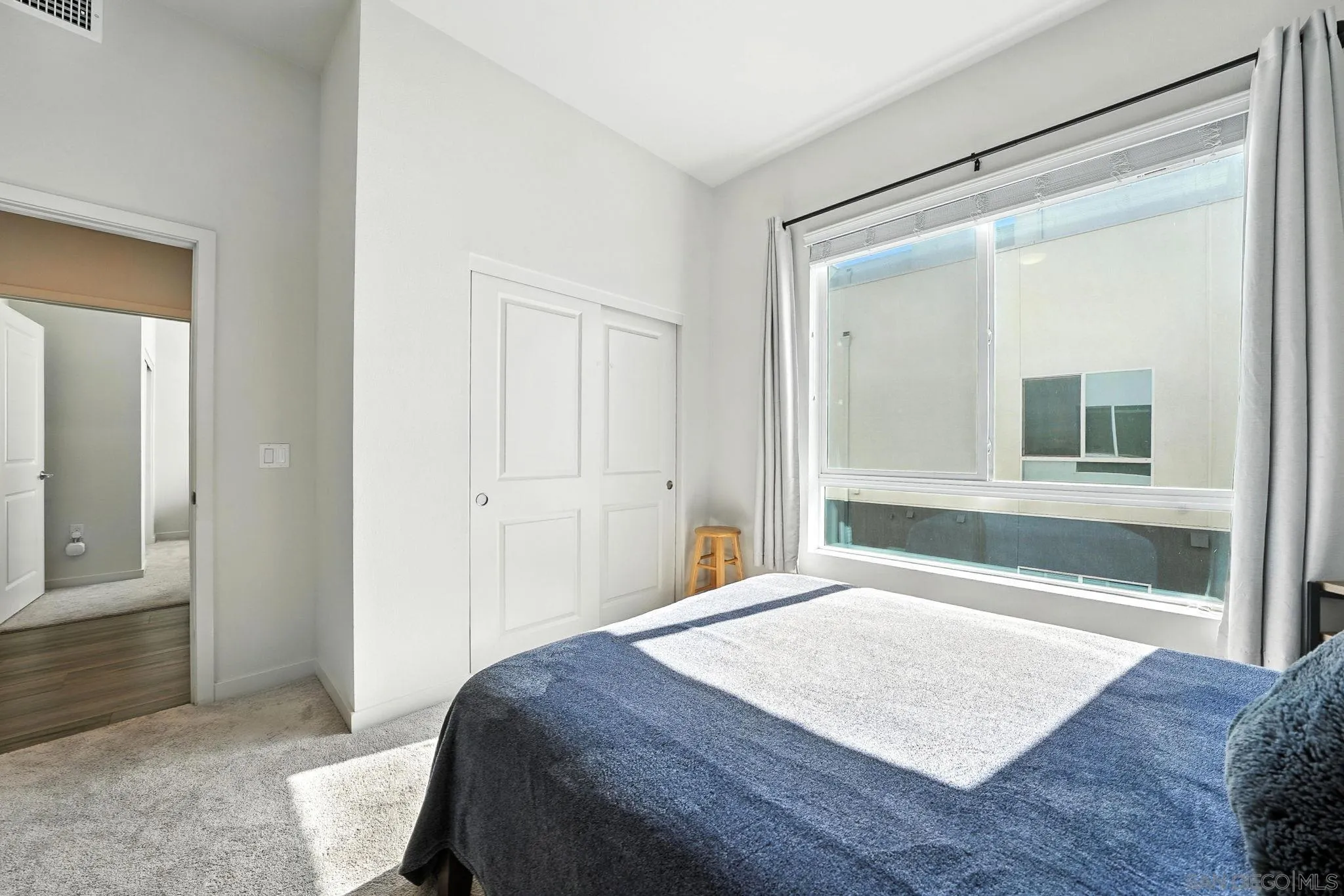 https://cdn.realtyfeed.com/cdn/127/250035250/886cd85e9686c47c257aea087f2ffb09.webp