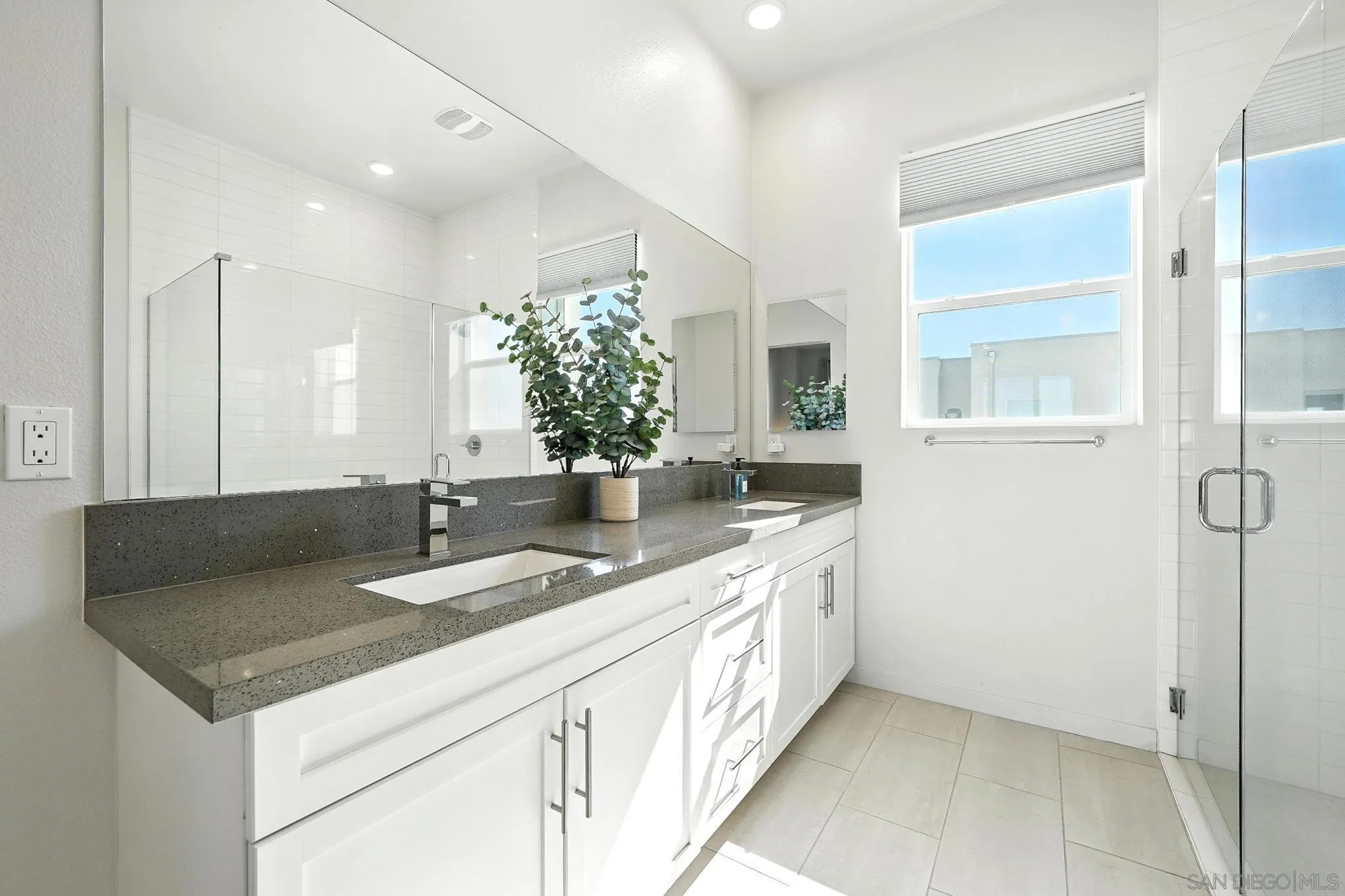 https://cdn.realtyfeed.com/cdn/127/250035250/a80d6156f939d81b8613019e989302e5.webp