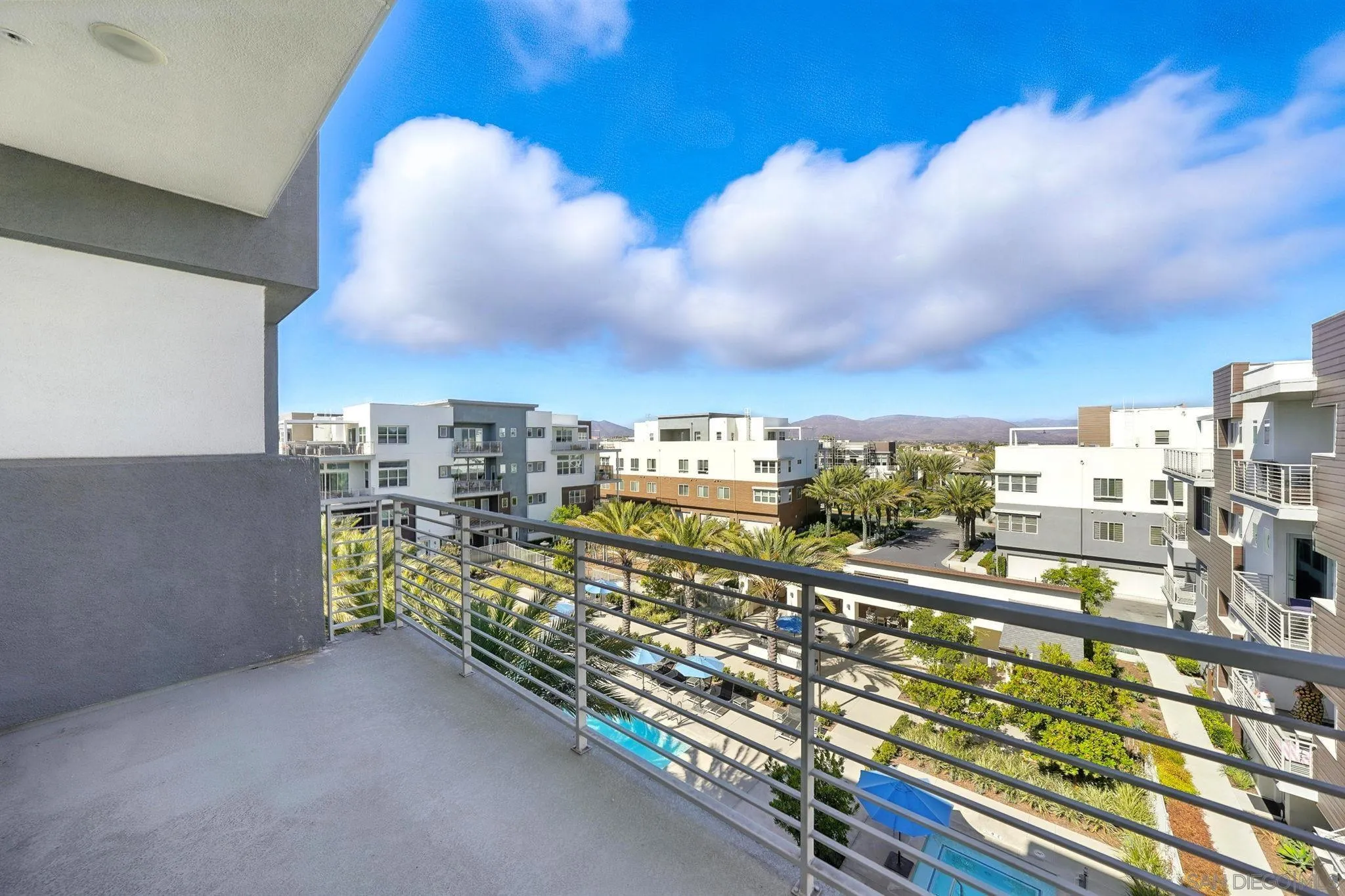 https://cdn.realtyfeed.com/cdn/127/250035250/ad362b29ff576a1148682d649c145f06.webp