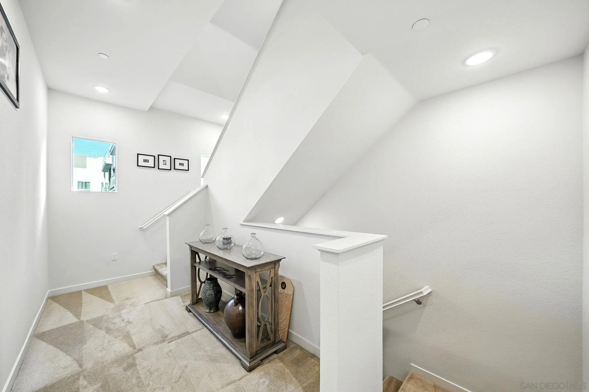 https://cdn.realtyfeed.com/cdn/127/250035250/bf2de6bd15032d44af682df0f2a57911.webp