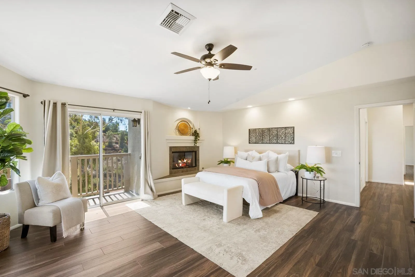 https://cdn.realtyfeed.com/cdn/127/250035255/75d4f33e65659545713c2f8f4503a74a.webp