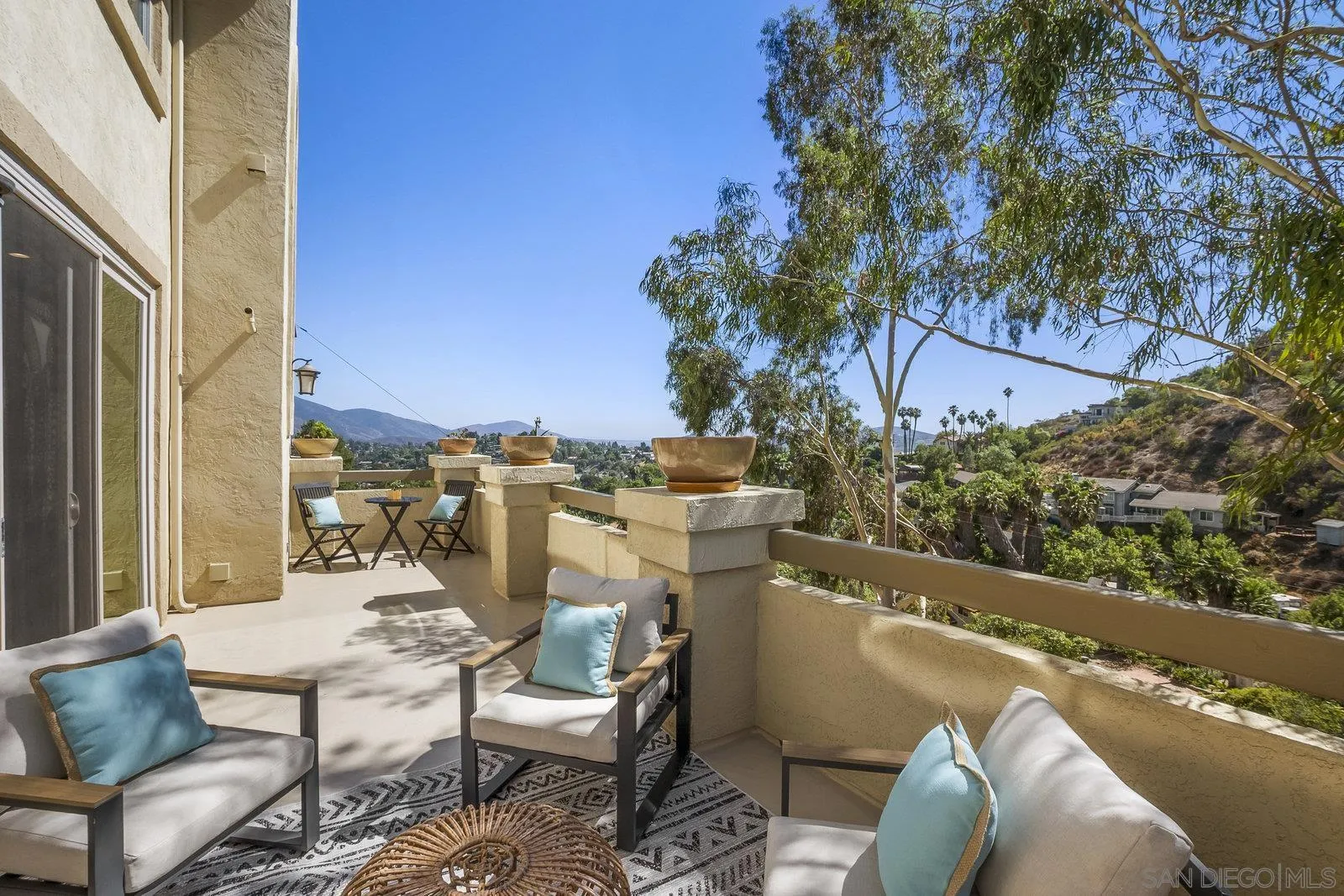 https://cdn.realtyfeed.com/cdn/127/250035255/c7f6cff2e9cb41c8c8d22b694ac2bd97.webp