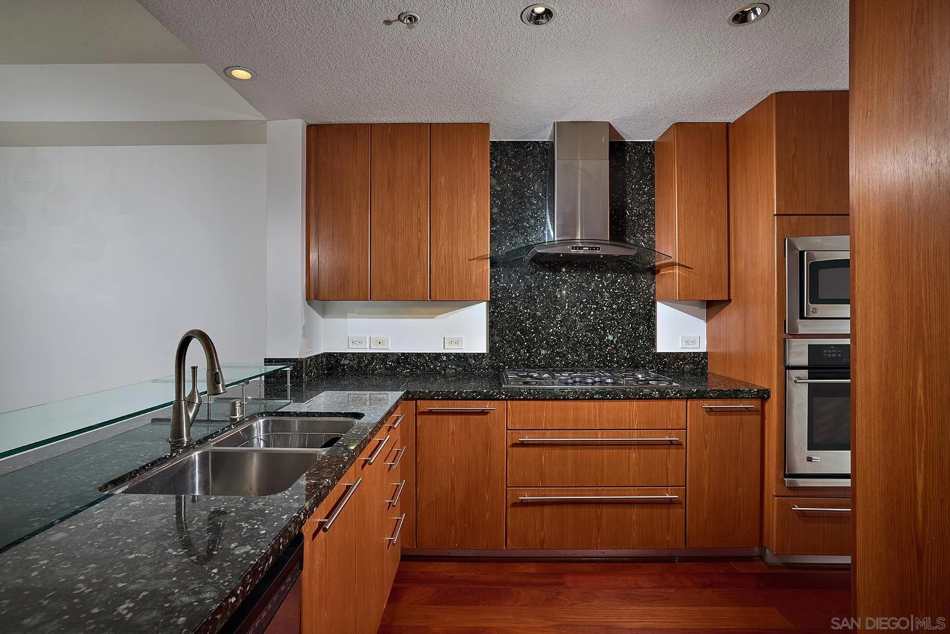 Photo #19: 250035258 Listing: Photo #19