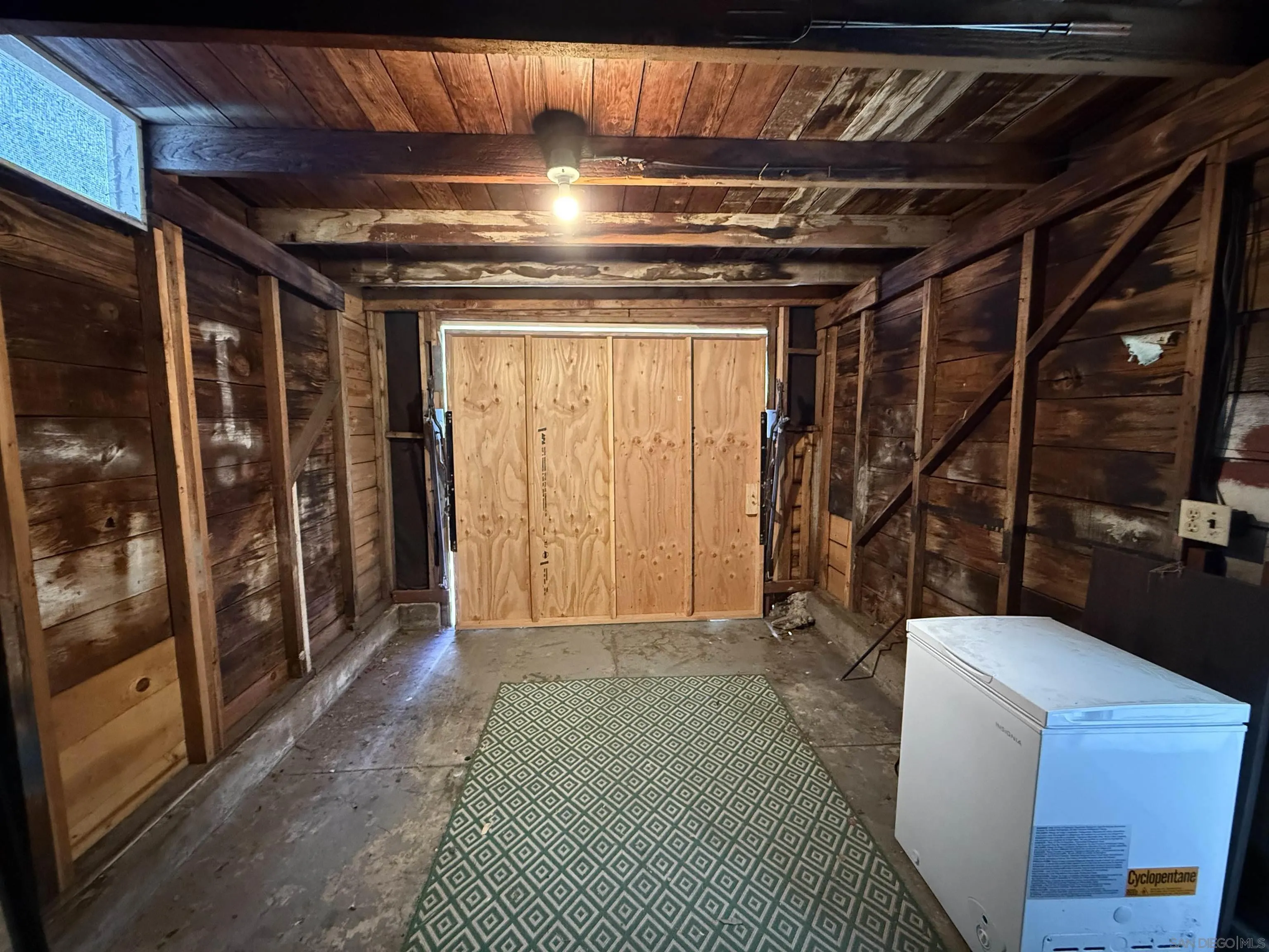 https://cdn.realtyfeed.com/cdn/127/250035265/71a5a6deff332e5850aae2a5fc17b3a9.webp