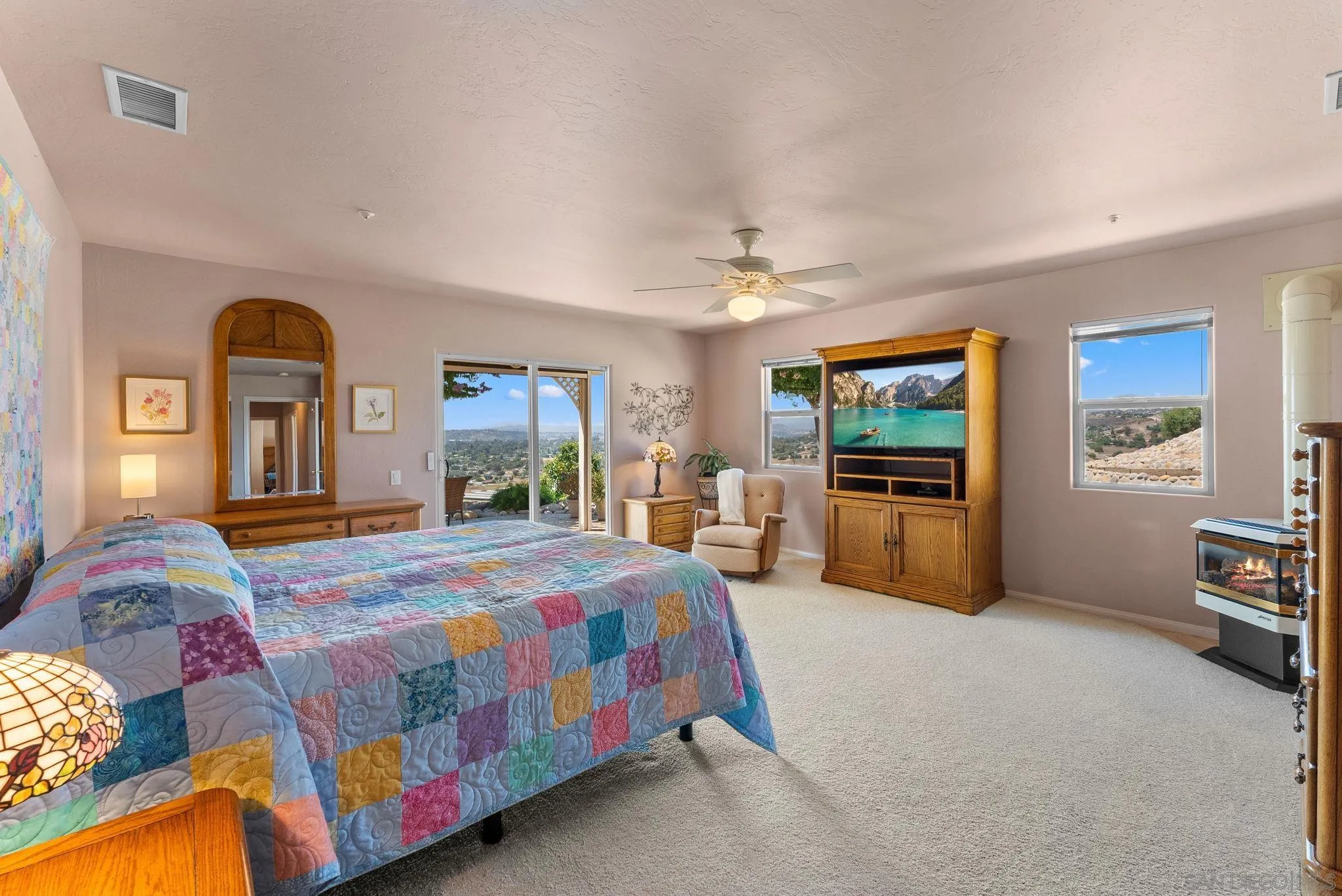 https://cdn.realtyfeed.com/cdn/127/250035270/20821d79ae875faa123c98cb7b5b6e0d.webp