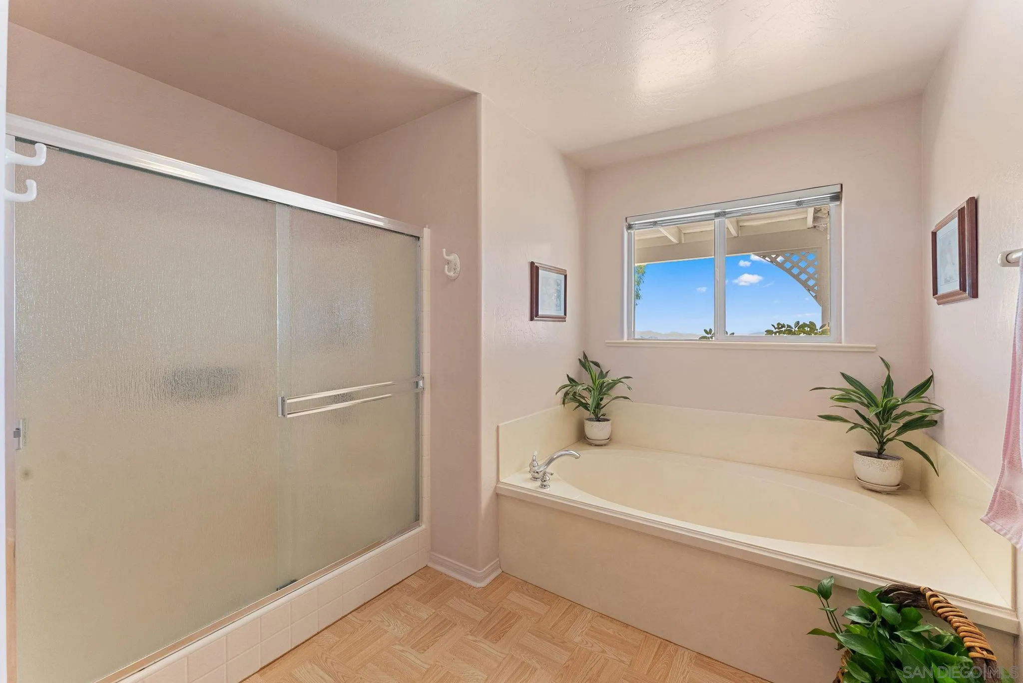 https://cdn.realtyfeed.com/cdn/127/250035270/711472c48b6faeebd9d5e1664189691f.webp