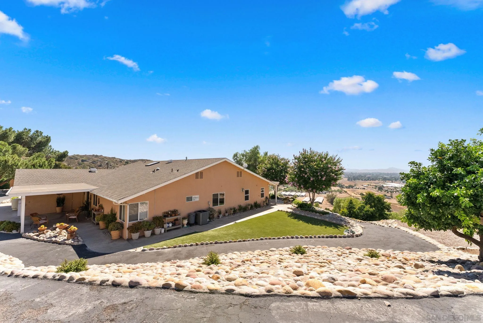https://cdn.realtyfeed.com/cdn/127/250035270/8f5555aca30c838c7c73086d3d8eac0b.webp