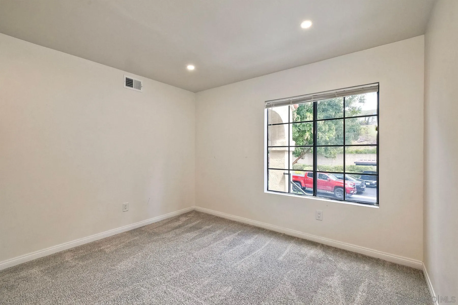 Photo #23: 250035274 Listing: Photo #23