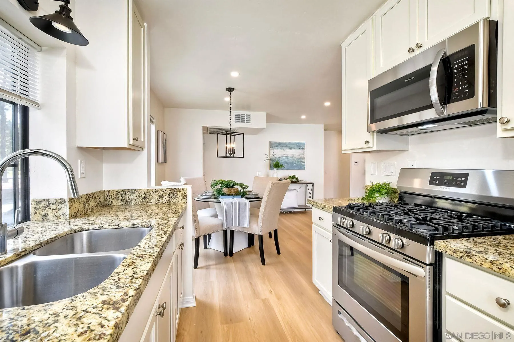 Photo #2: 250035274 Listing 