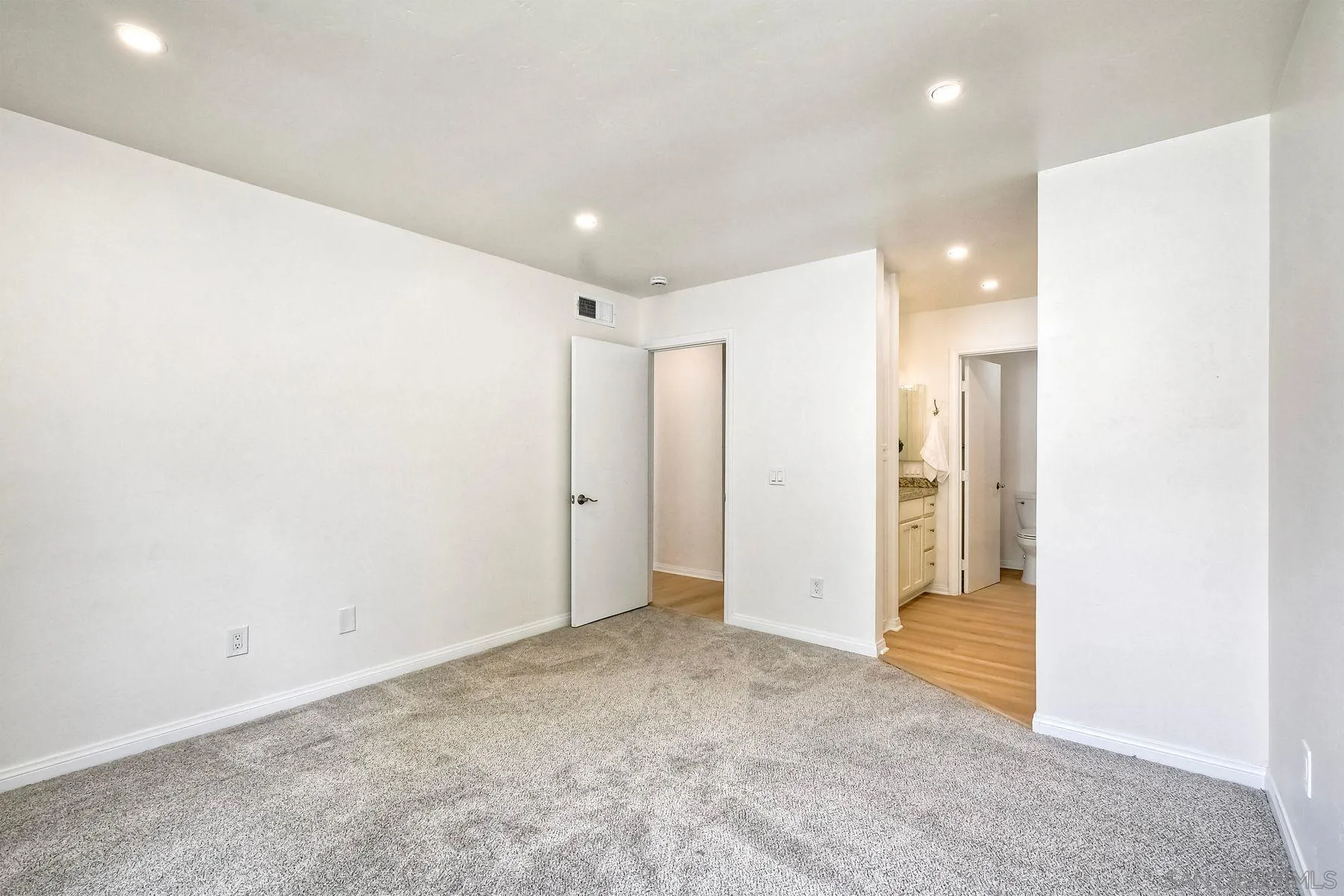 Photo #29: 250035274 Listing: Photo #29
