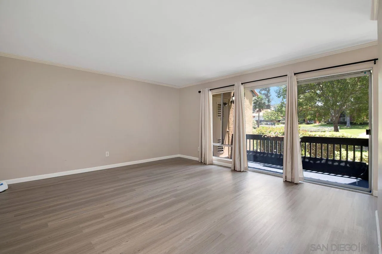 Photo #8: 250035277 Listing: Photo #8