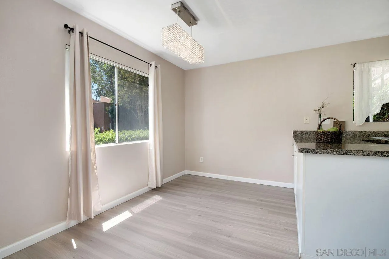 Photo #12: 250035277 Listing: Photo #12
