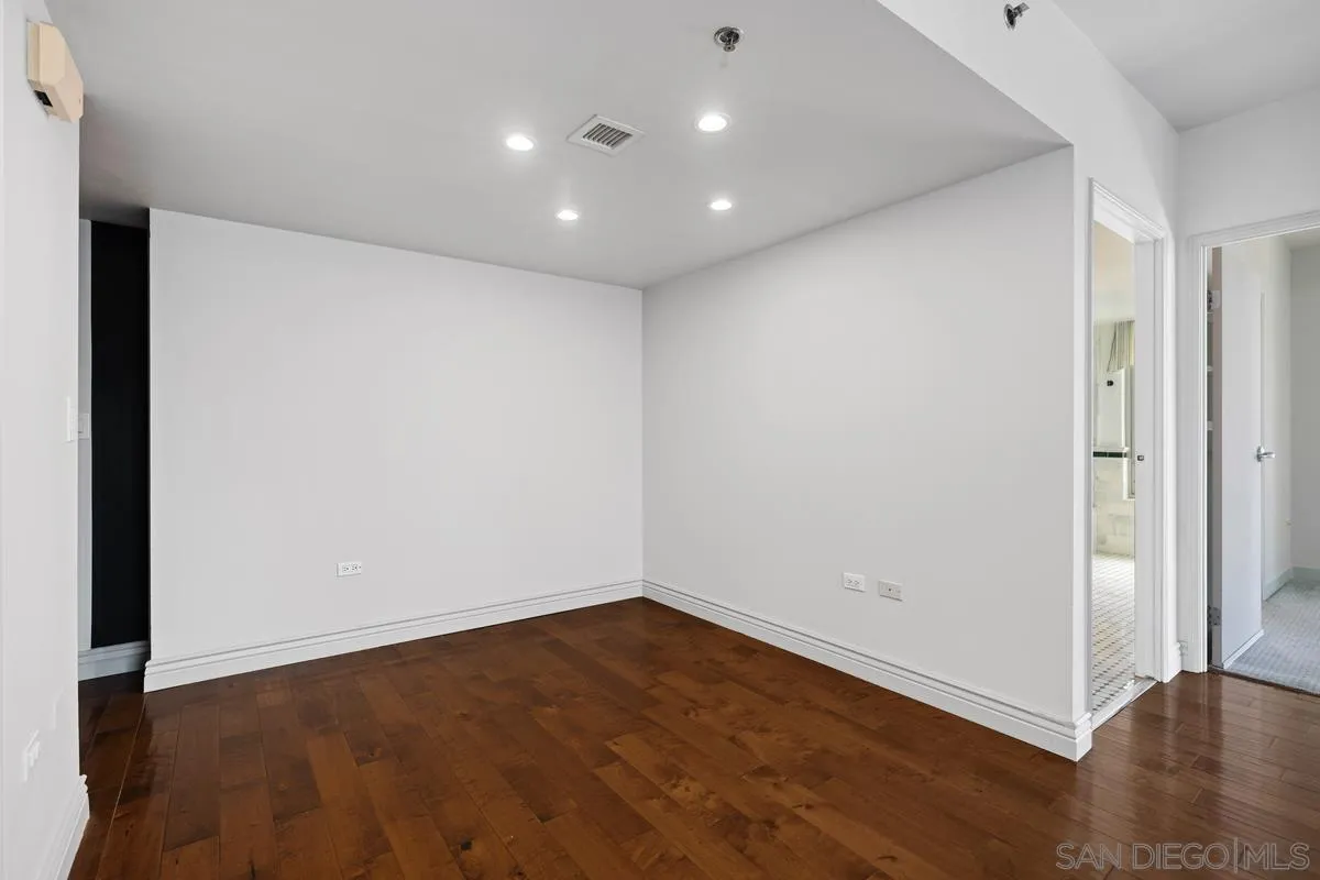 Photo #12: 250035282 Listing: Photo #12