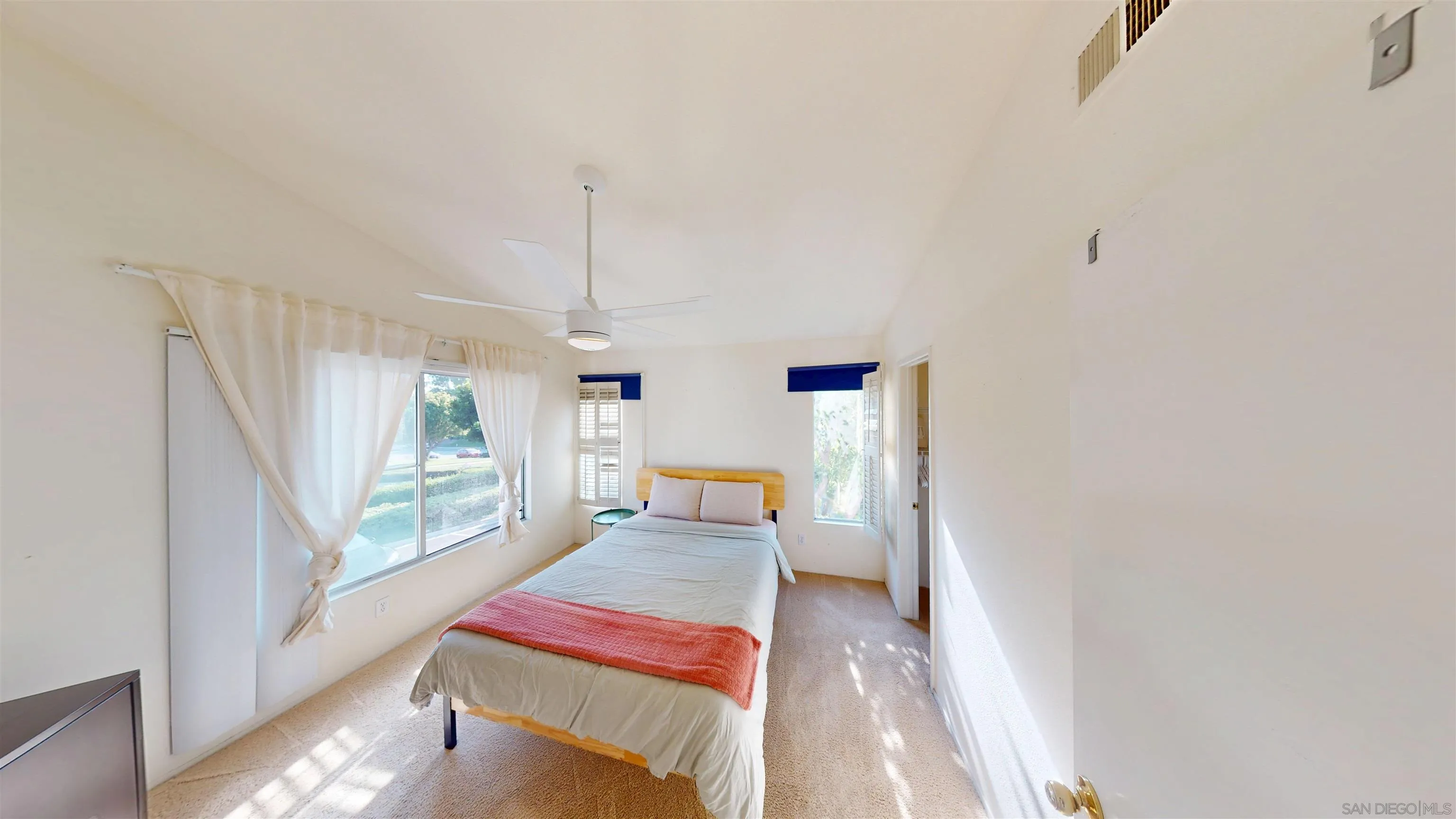 Photo #7: 250035299 Listing: Photo #7