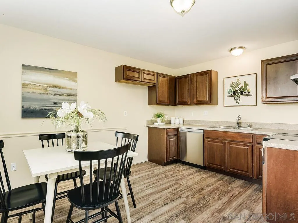 Photo #8: 250035301 Listing: Photo #8