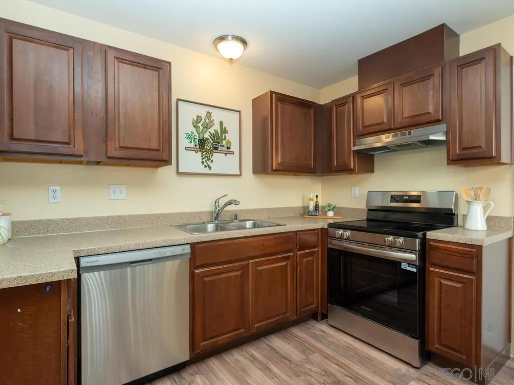 Photo #9: 250035301 Listing: Photo #9