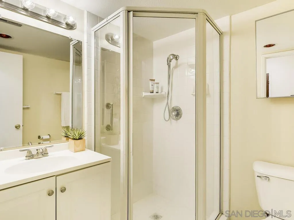 Photo #10: 250035301 Listing: Photo #10