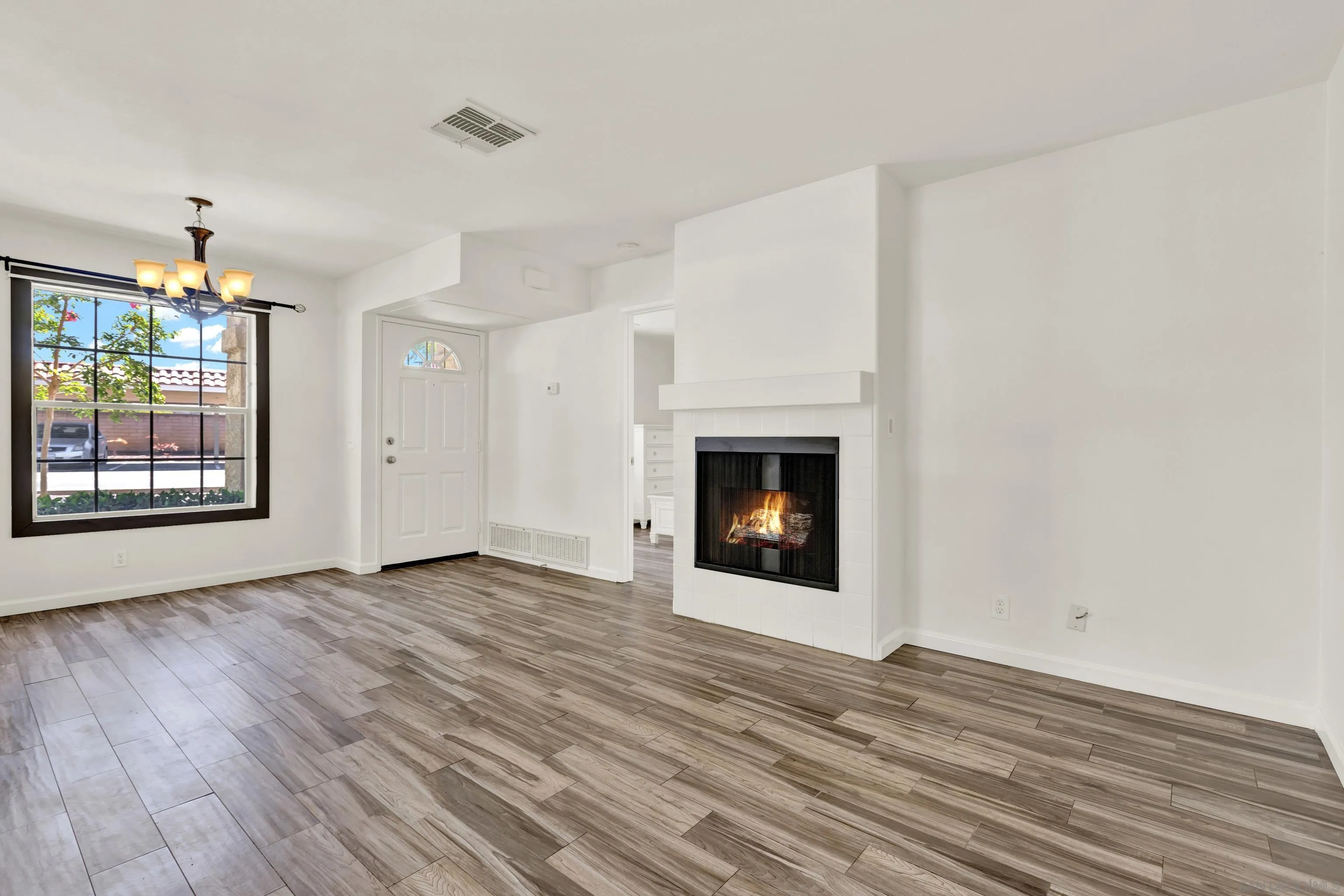 Photo #3: 250035309 Listing 