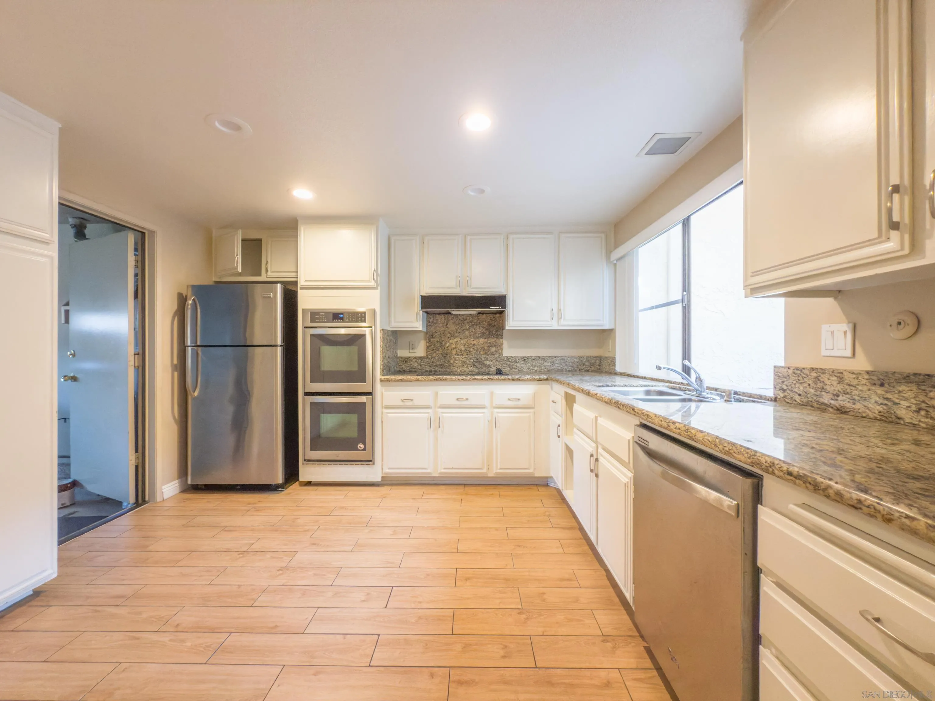 Photo #8: 250035318 Listing: Photo #8