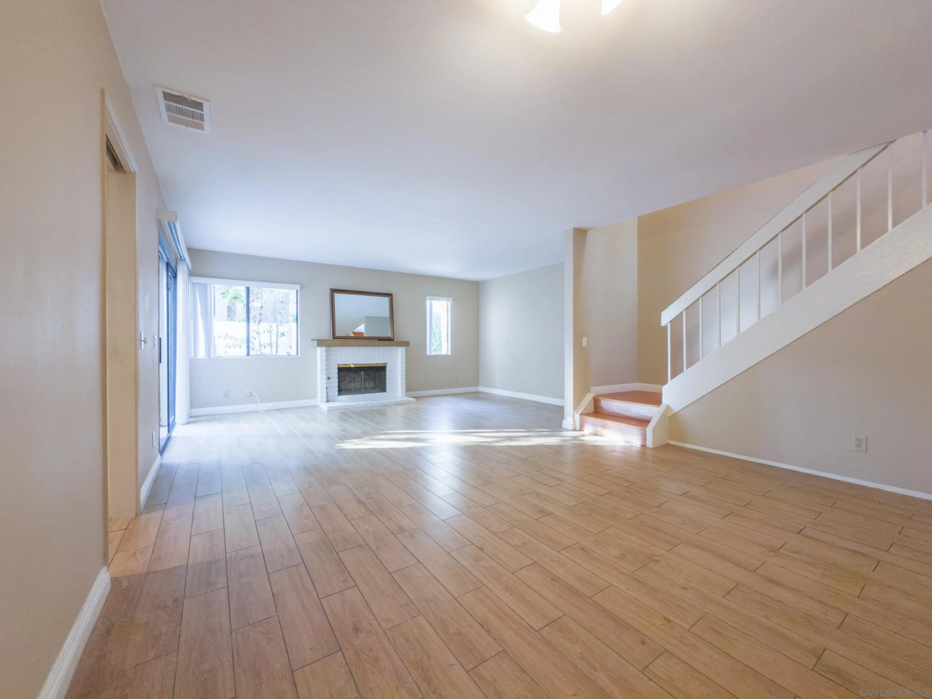 Photo #5: 250035318 Listing 