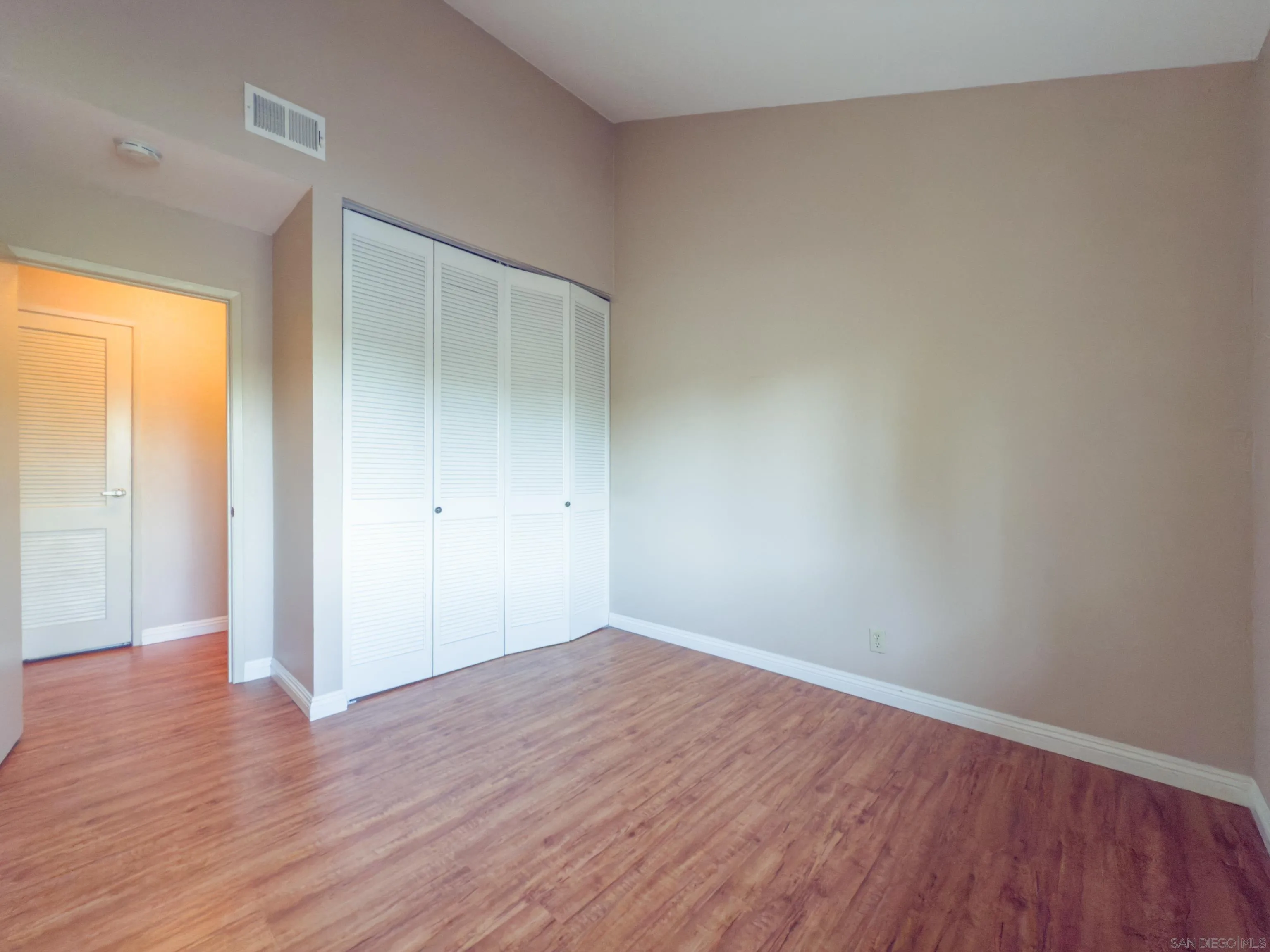 Photo #15: 250035318 Listing: Photo #15