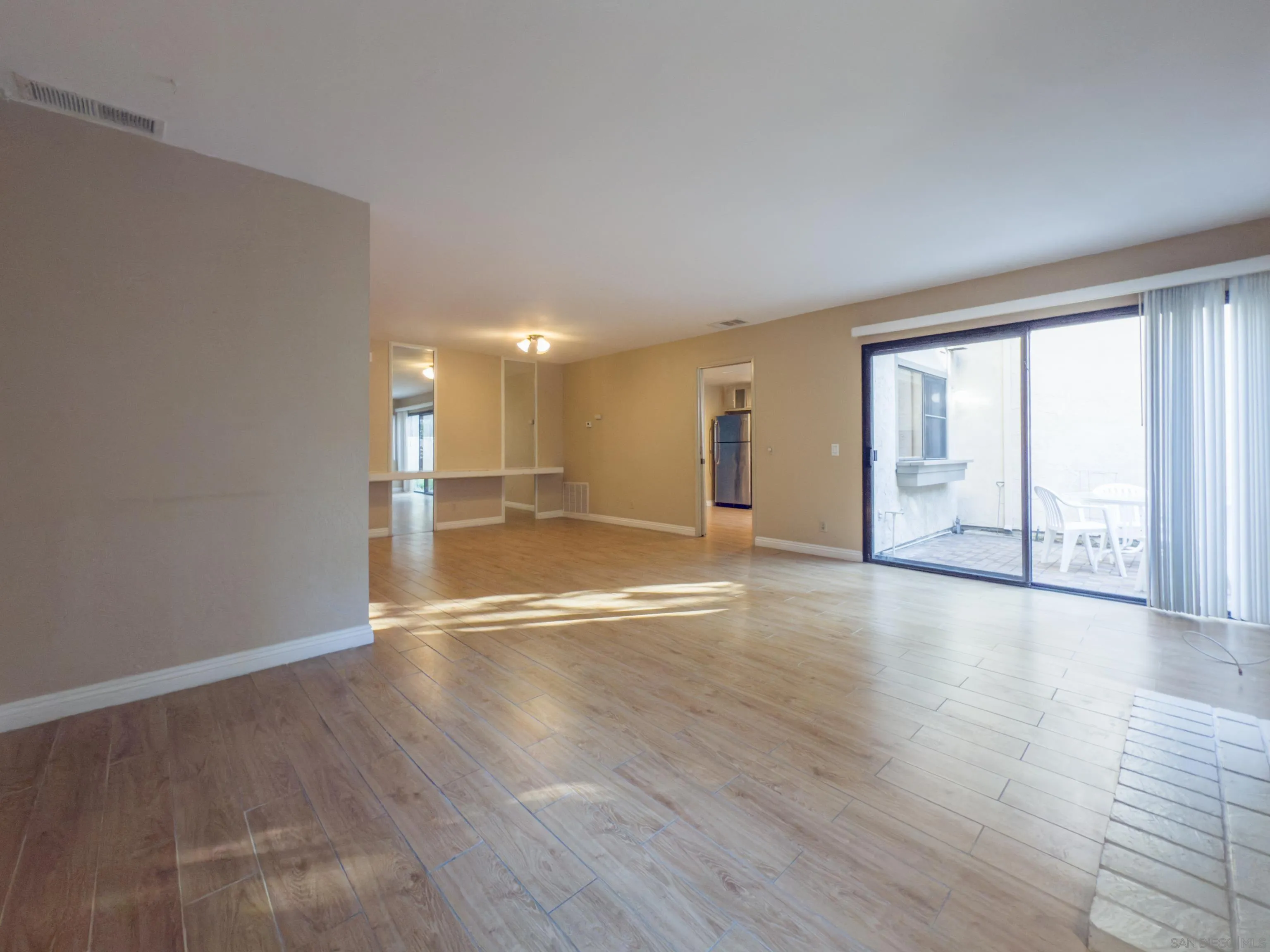 Photo #7: 250035318 Listing: Photo #7