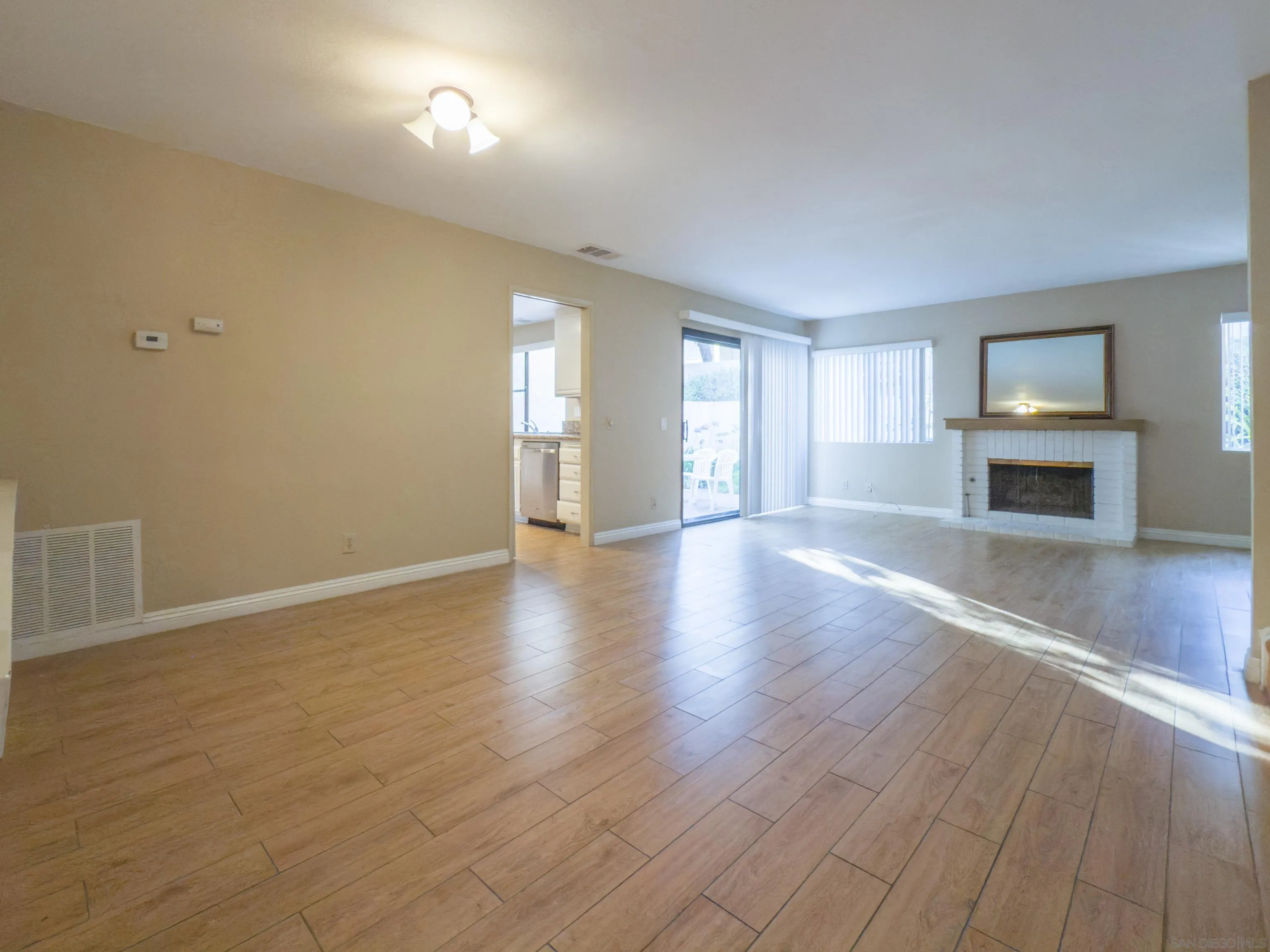 Photo #4: 250035318 Listing 