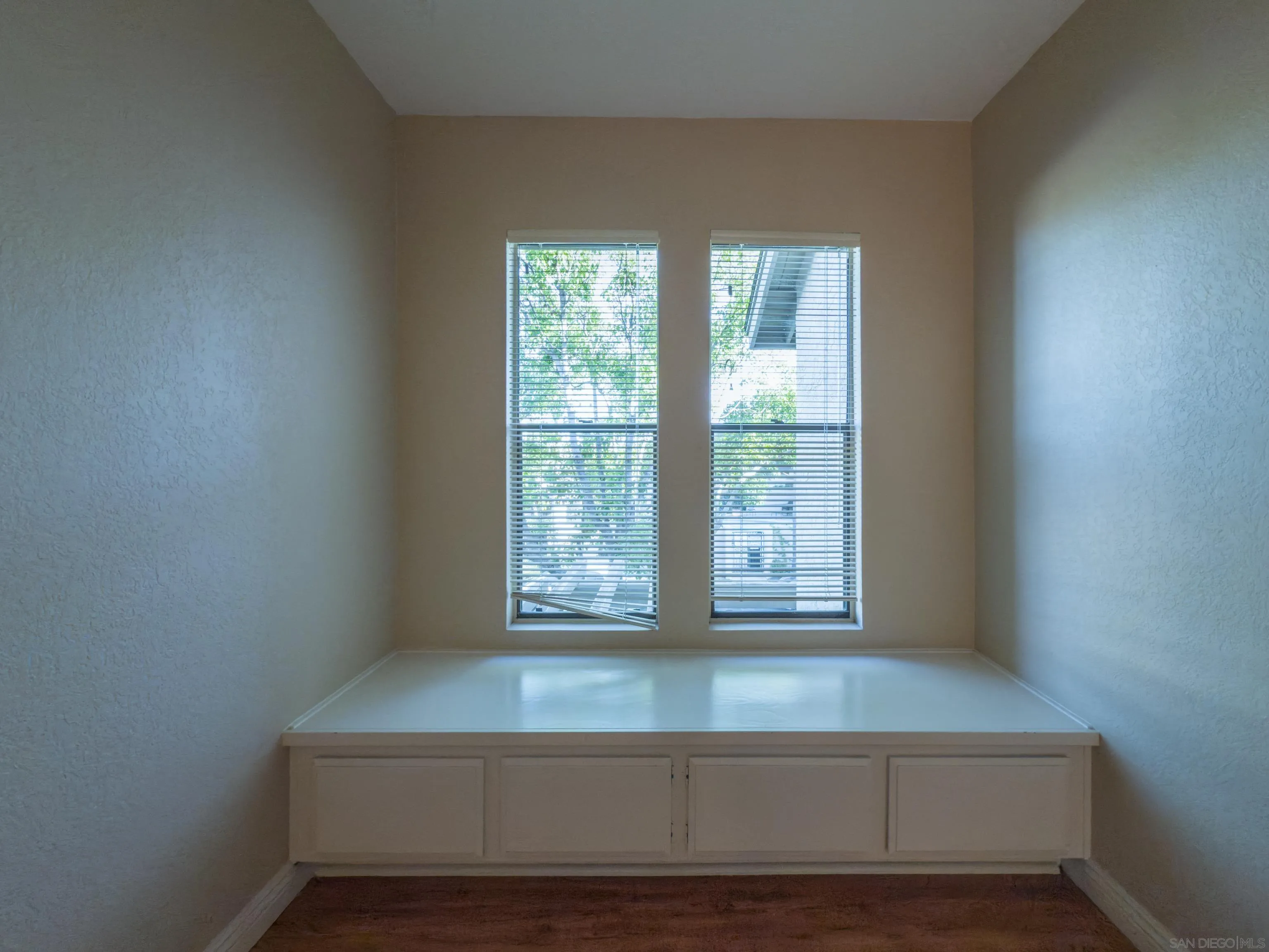 Photo #12: 250035318 Listing: Photo #12