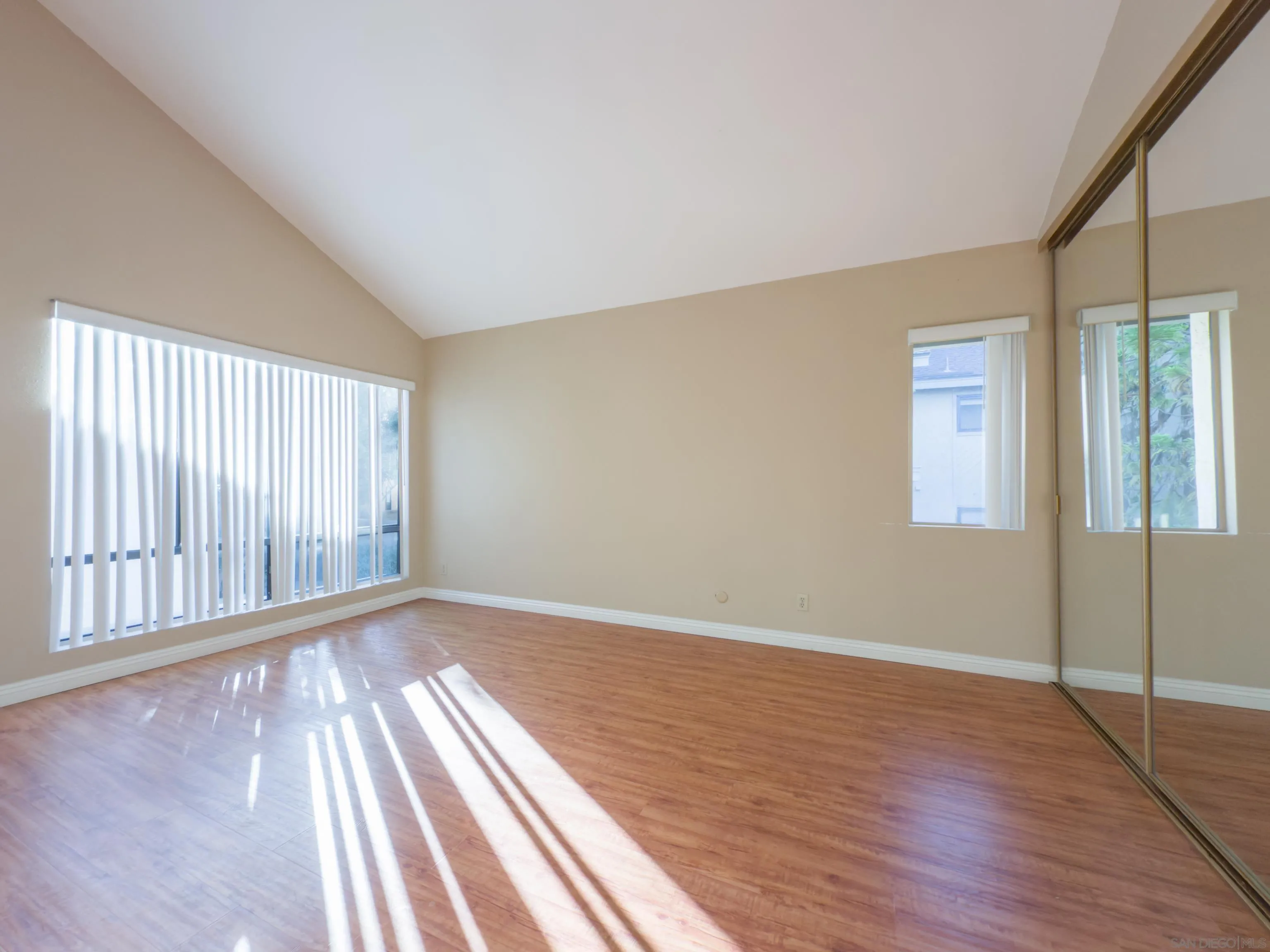 Photo #13: 250035318 Listing: Photo #13
