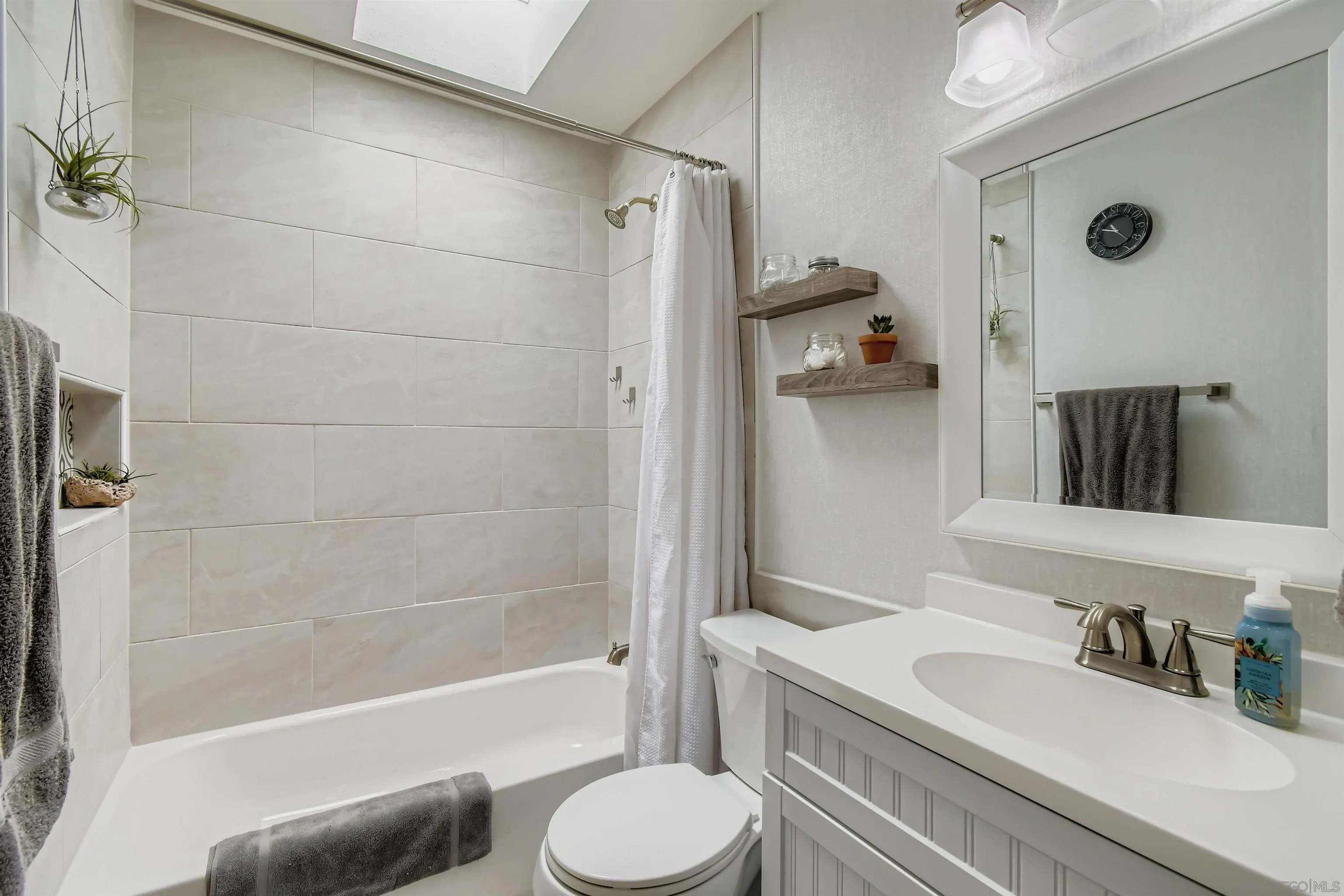 Photo #14: 250035327 Listing: Photo #14