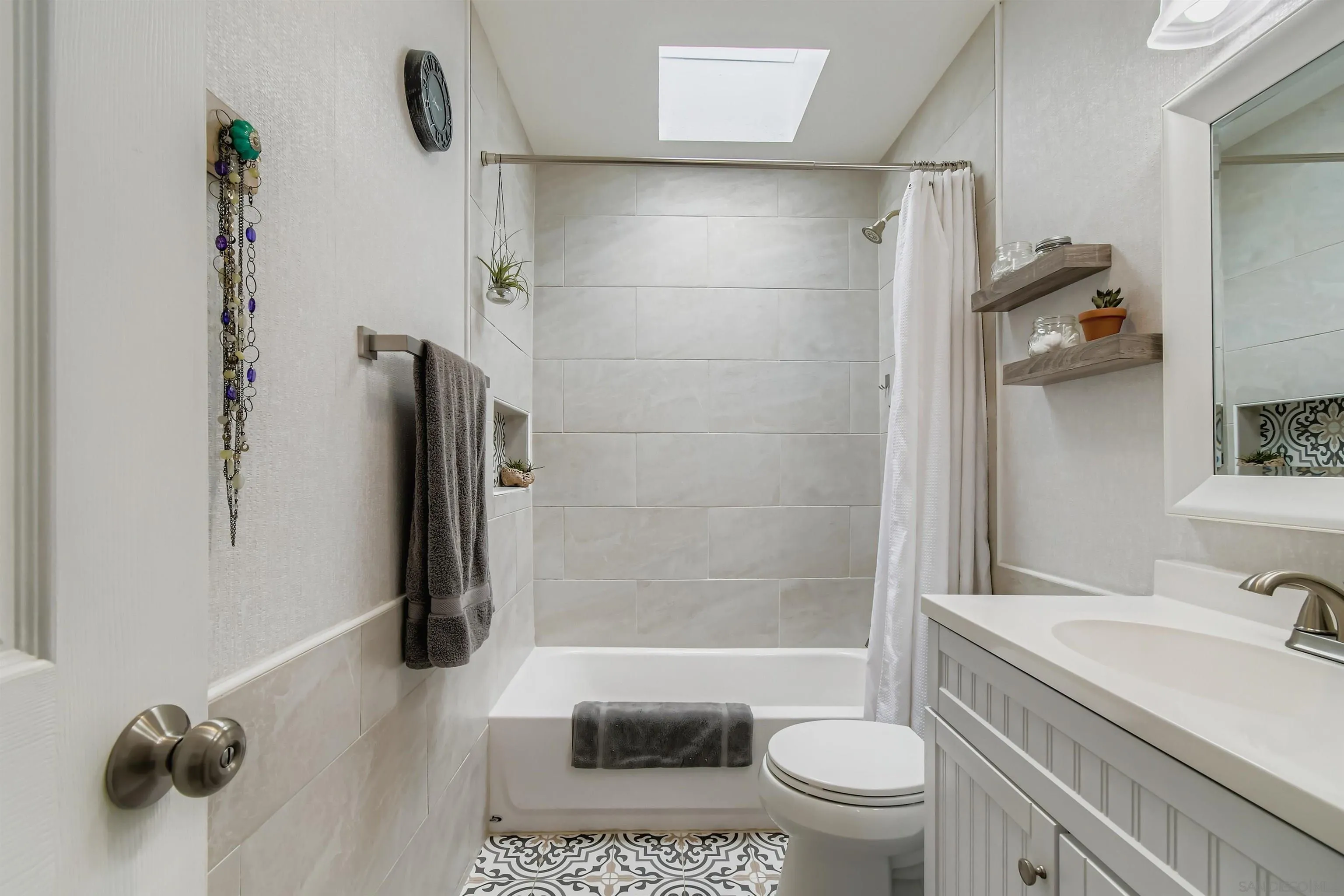 Photo #15: 250035327 Listing: Photo #15