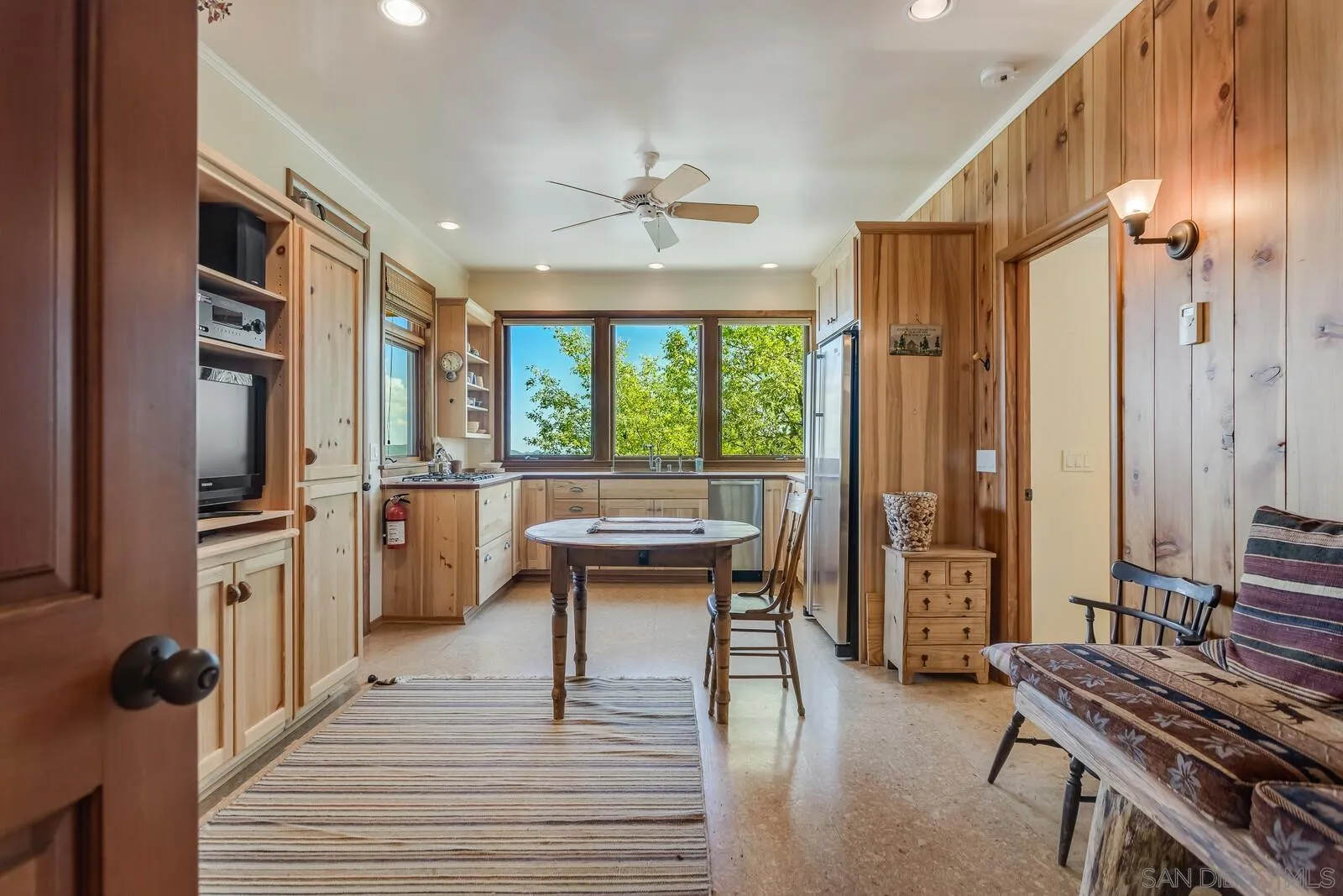 https://cdn.realtyfeed.com/cdn/127/250035328/e3999494eebcdfb512ae990673a5a696.webp