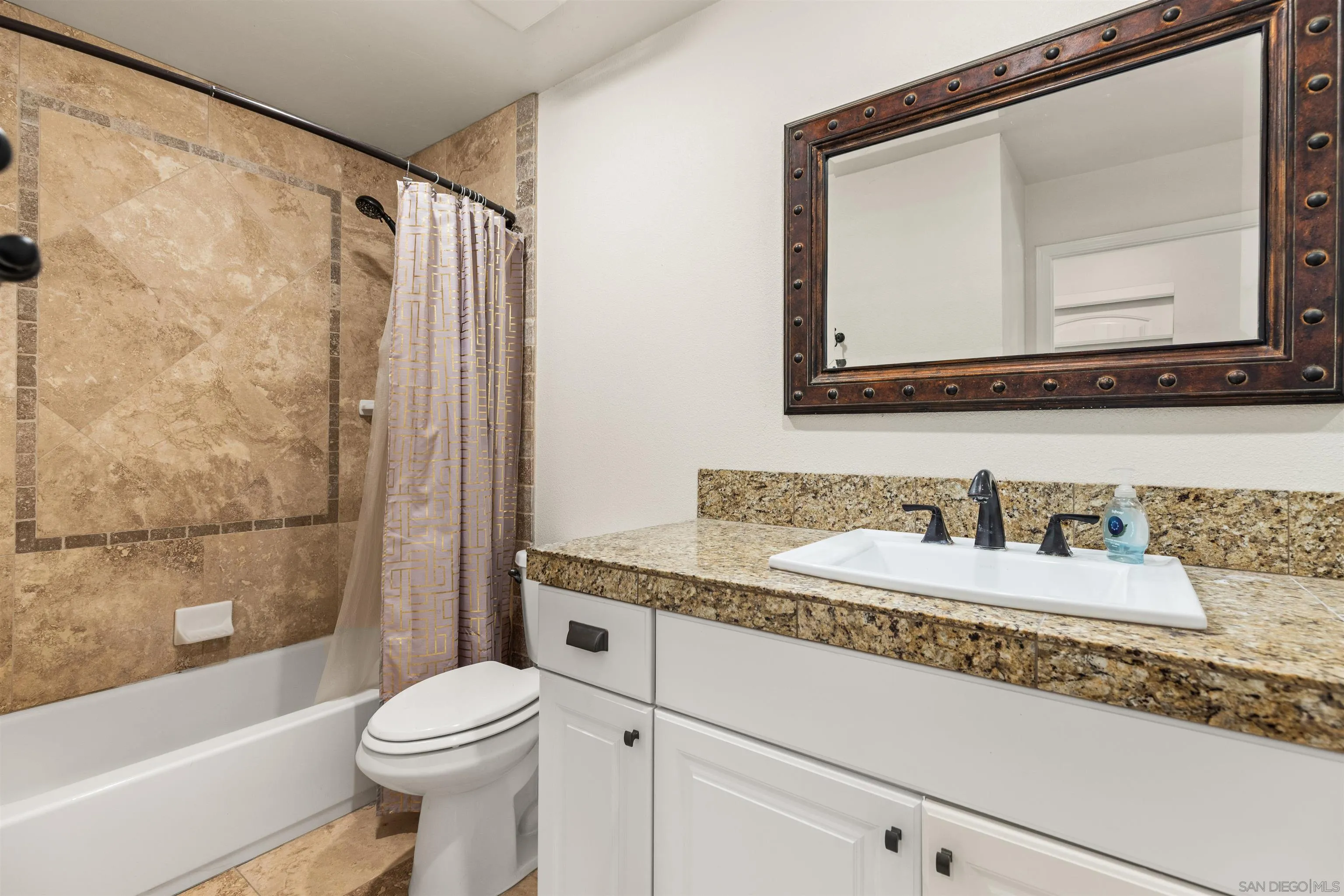 Photo #7: 250035329 Listing: Photo #7