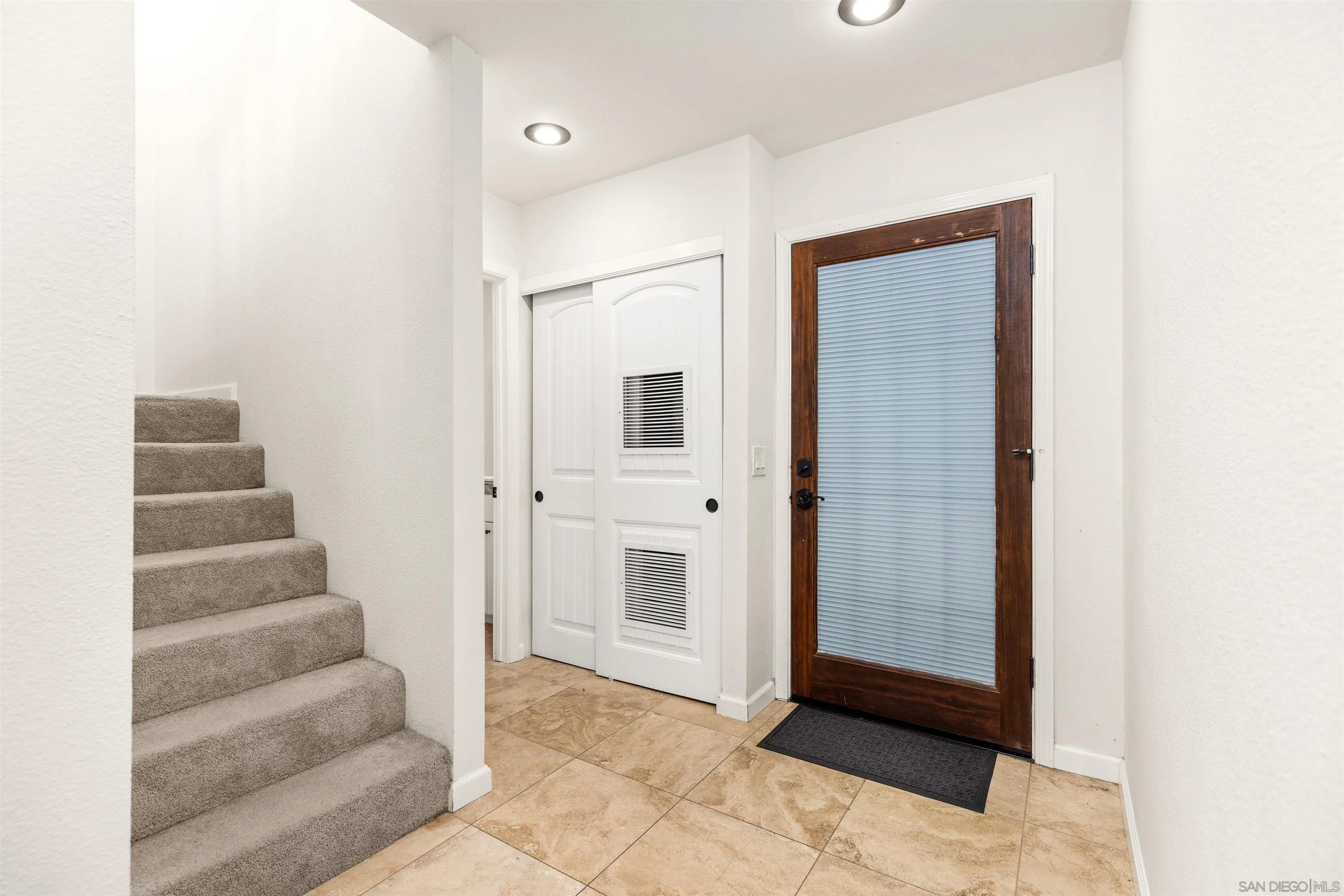 Photo #8: 250035329 Listing: Photo #8