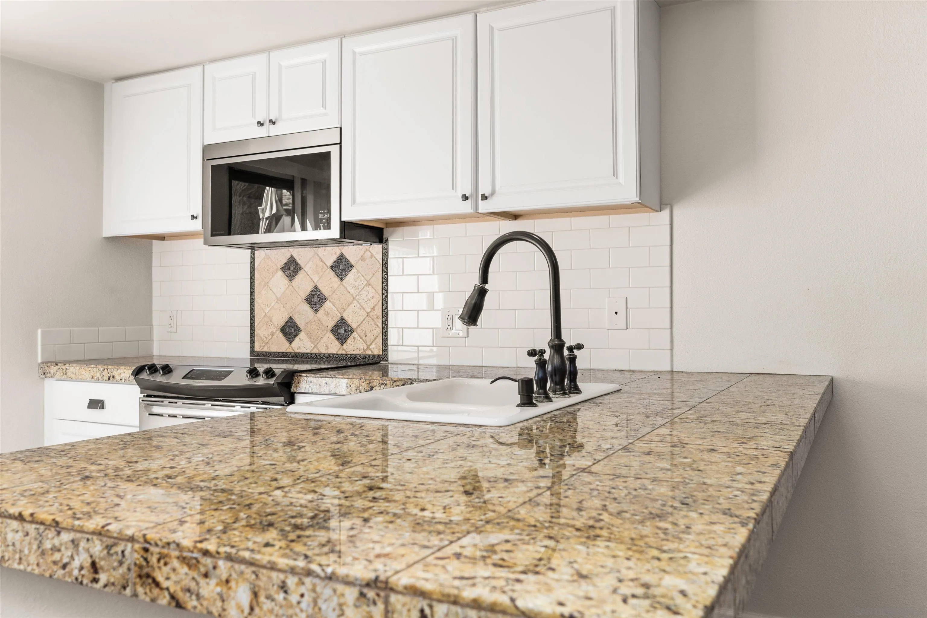 Photo #12: 250035329 Listing: Photo #12