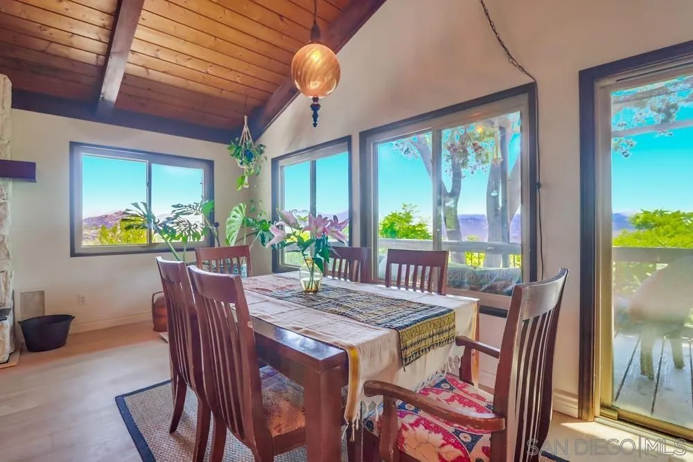 https://cdn.realtyfeed.com/cdn/127/250035338/653700b1d12a64a046be513204902e42.webp