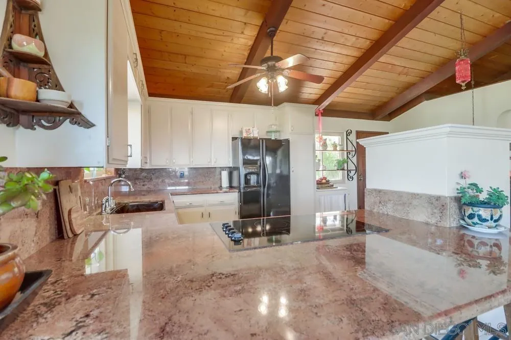 https://cdn.realtyfeed.com/cdn/127/250035338/6b408aec9d9d448ed74e88a420ac8458.webp
