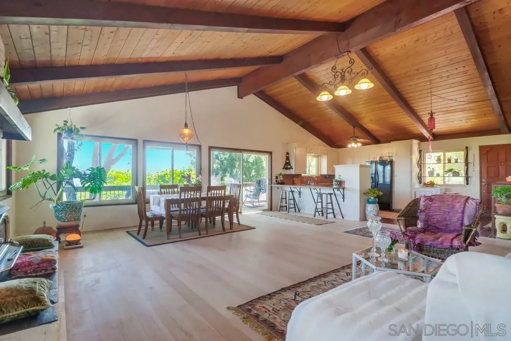 https://cdn.realtyfeed.com/cdn/127/250035338/6d226c5fc823a0eeecd1a5126f675a4e.webp