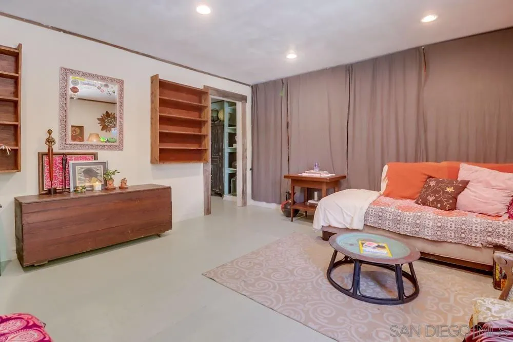 https://cdn.realtyfeed.com/cdn/127/250035338/9430f50c72715734d9e374748c80fe9d.webp