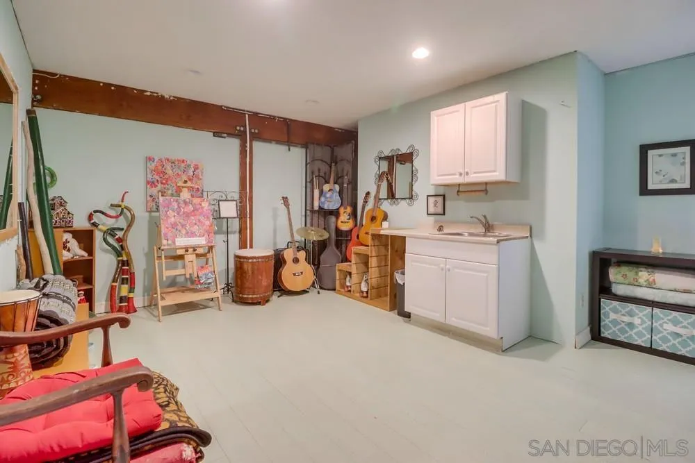 https://cdn.realtyfeed.com/cdn/127/250035338/99c01eeaab4076b6f5126376dbe0661b.webp