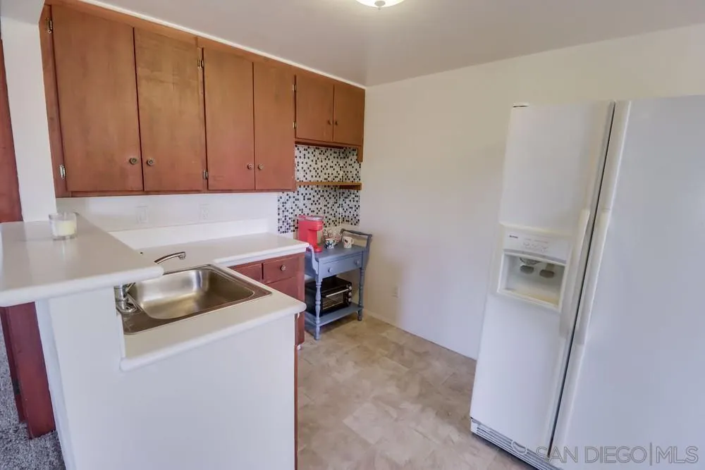 https://cdn.realtyfeed.com/cdn/127/250035338/f35d8a071cbfeed9d974409b3cf28792.webp