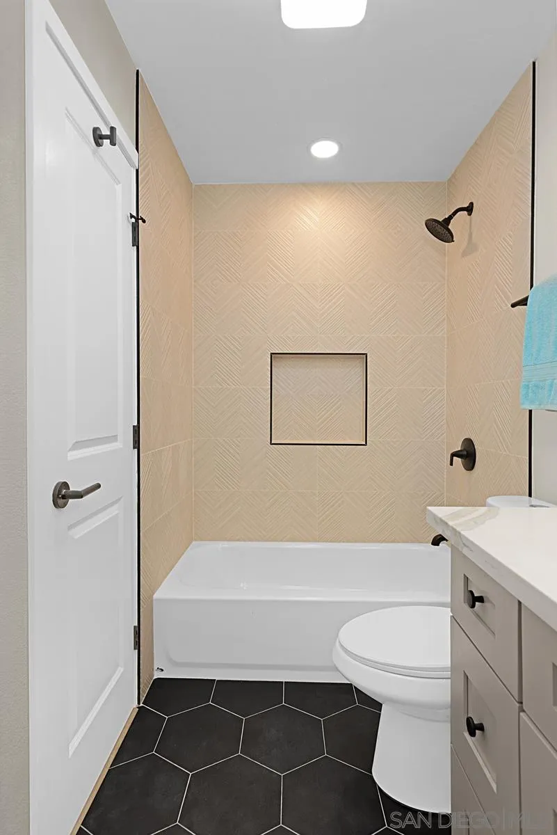 Photo #20: 250035340 Listing: Photo #20