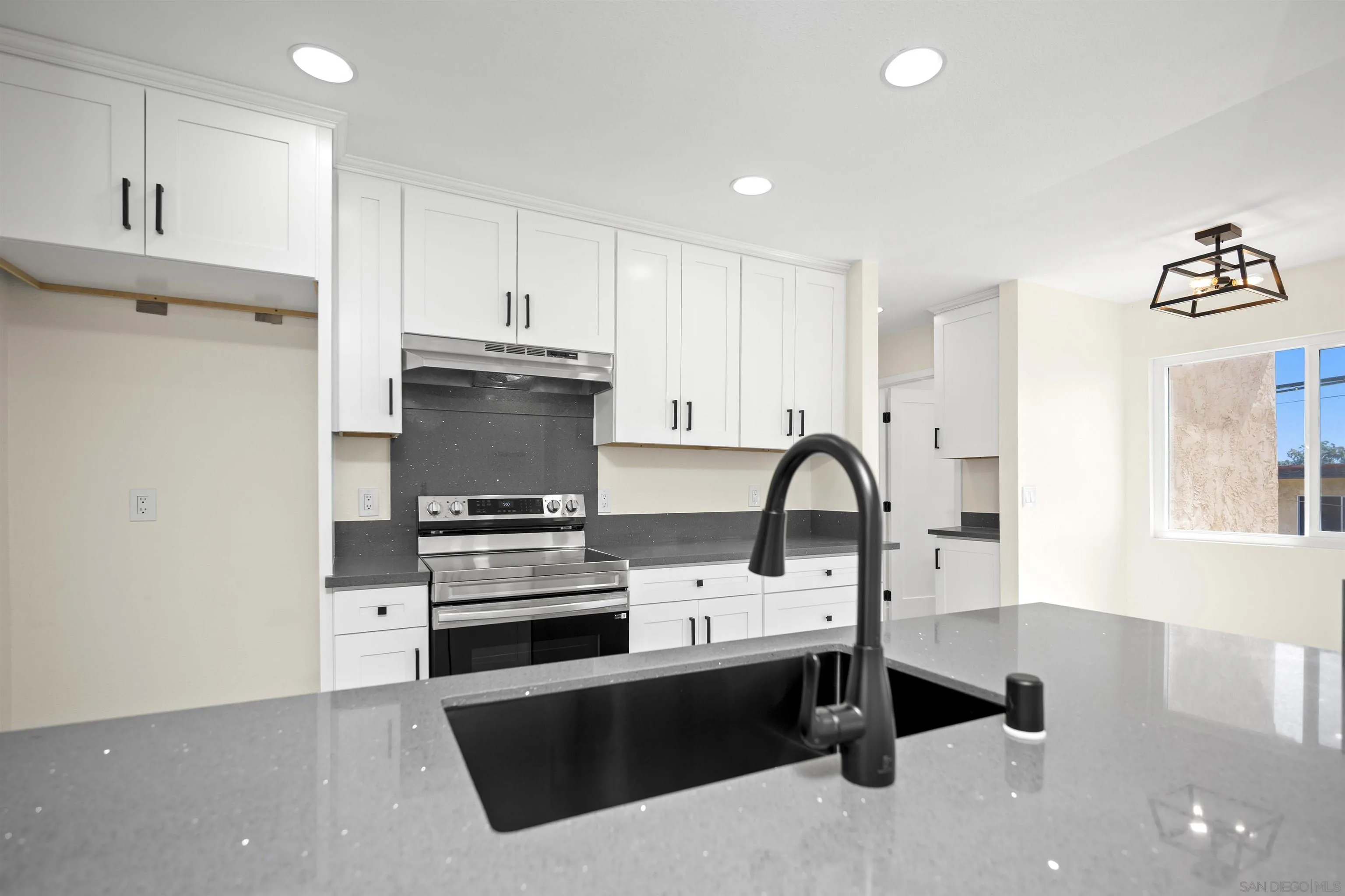 Photo #10: 250035342 Listing: Photo #10