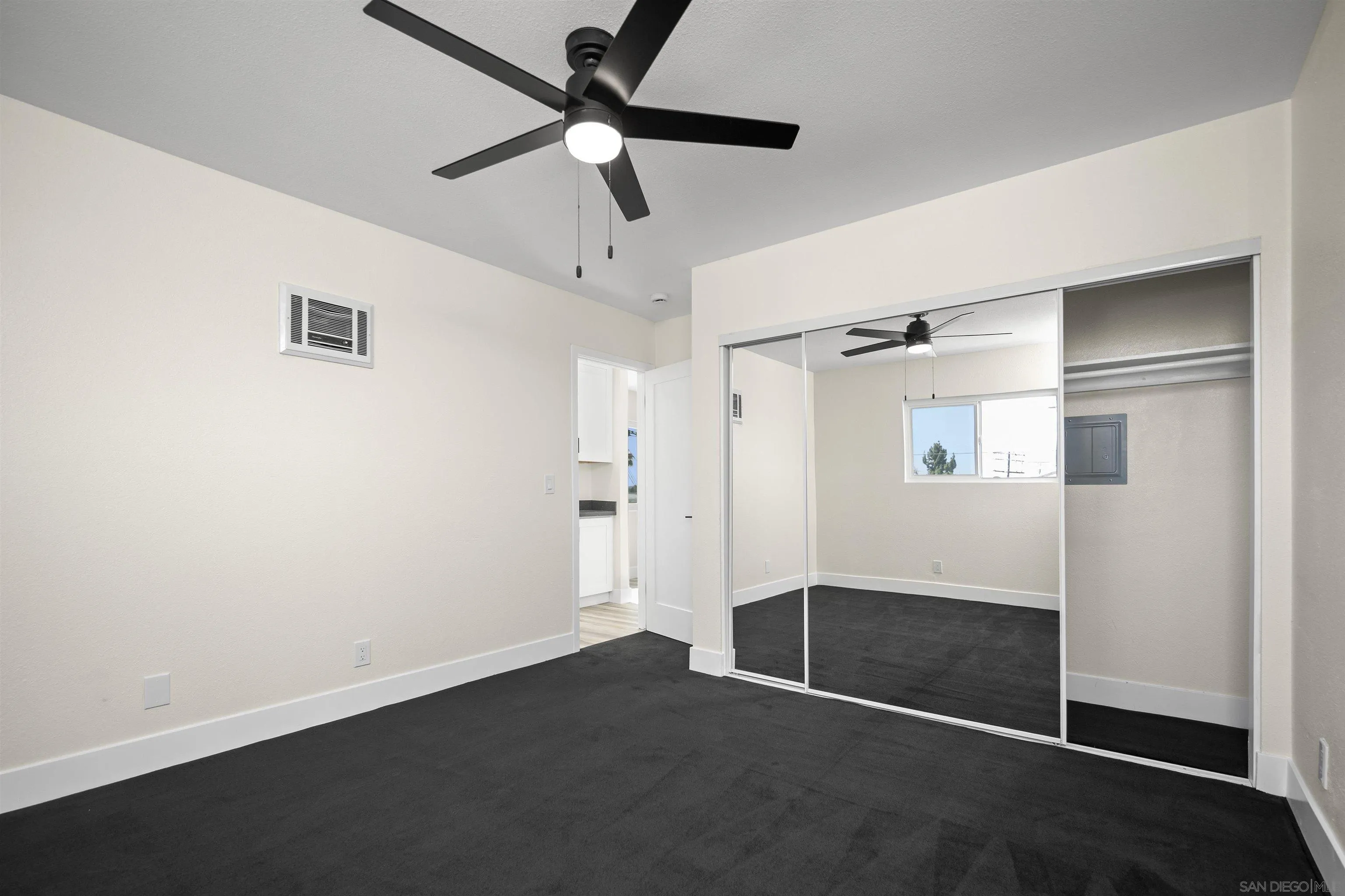 Photo #15: 250035342 Listing: Photo #15