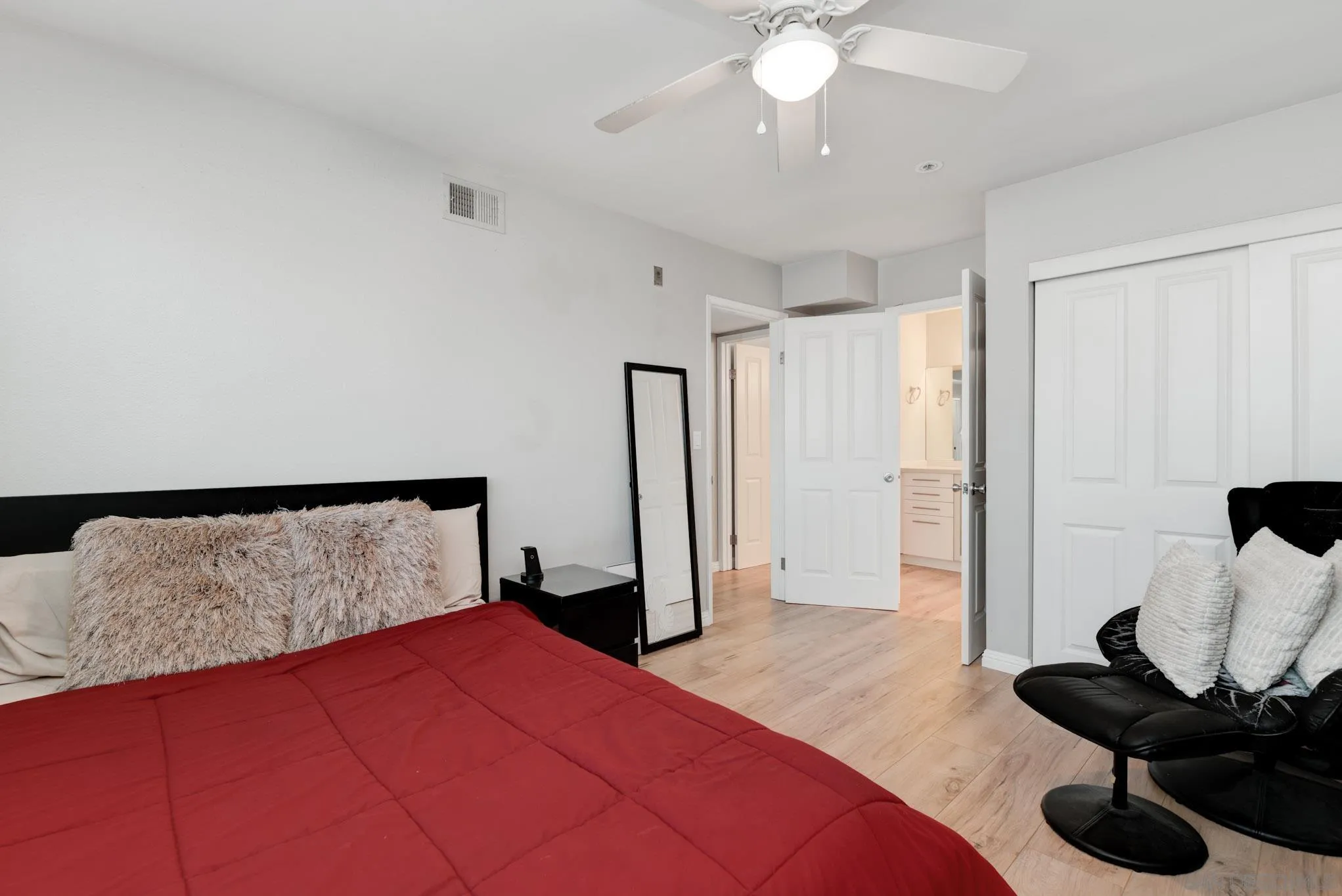 Photo #19: 250035348 Listing: Photo #19