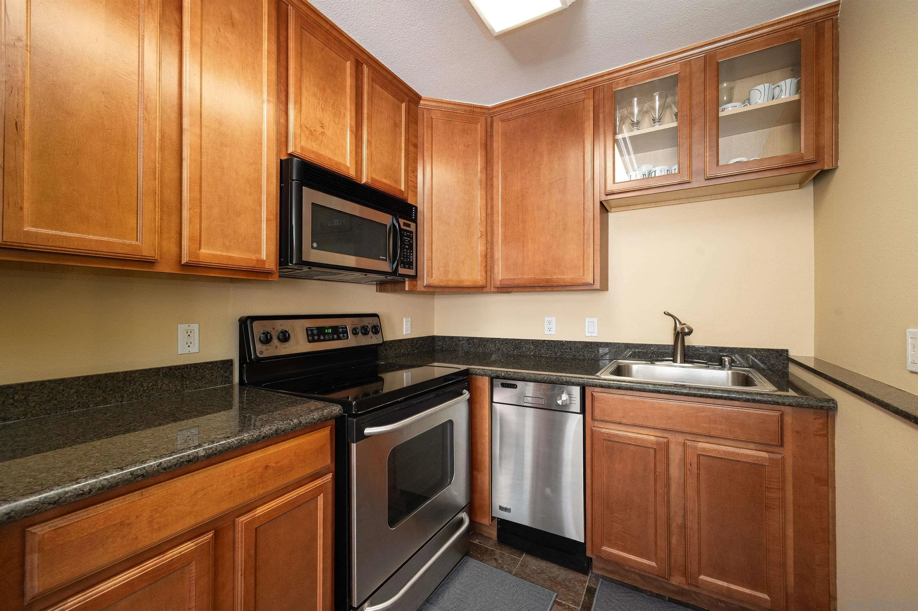 Photo #5: 250035361 Listing 